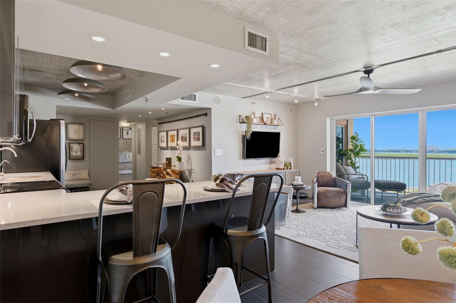 Condominium at 7430 SUNSHINE SKYWAY LN S #901, ST PETERSBURG, photo 12 of 68