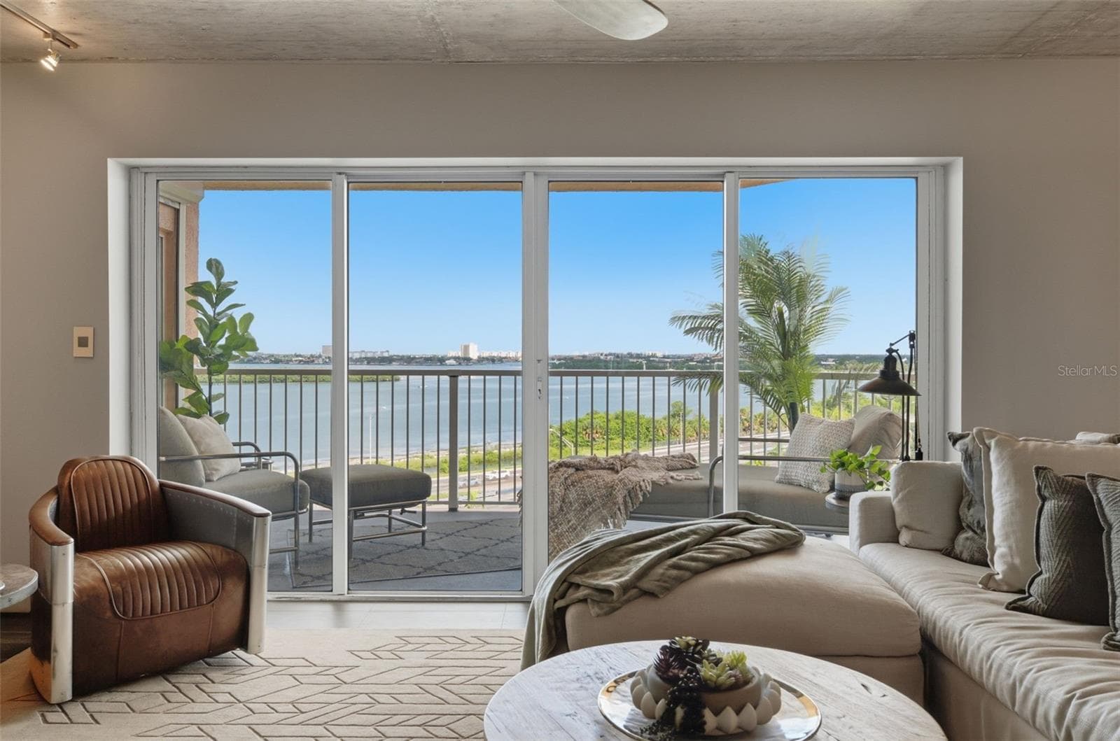 Condominium at 7430 SUNSHINE SKYWAY LN S #901, ST PETERSBURG, photo 14 of 68