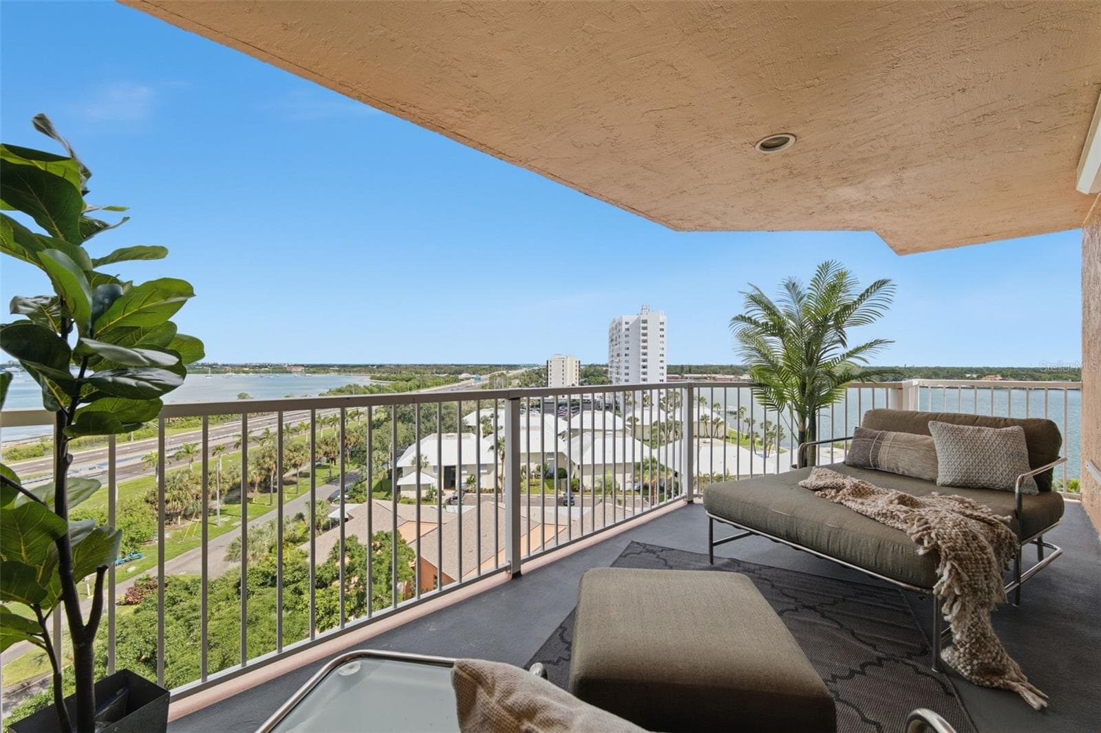 Condominium at 7430 SUNSHINE SKYWAY LN S #901, ST PETERSBURG, photo 43 of 68