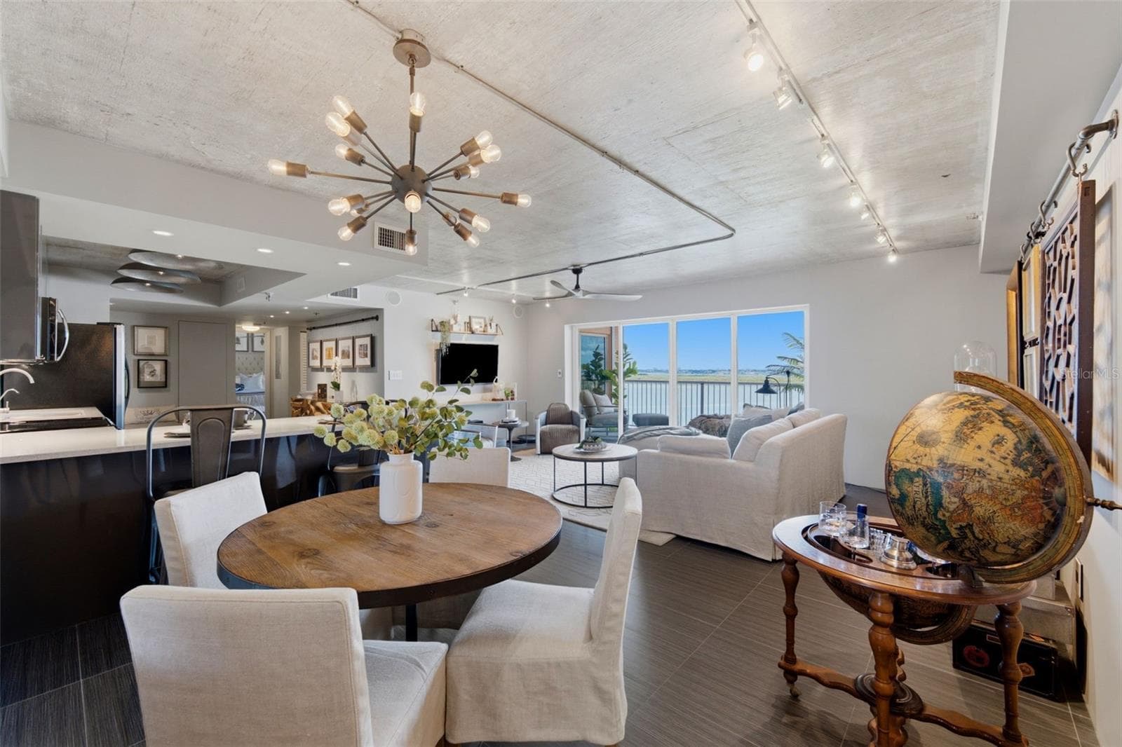 Condominium at 7430 SUNSHINE SKYWAY LN S #901, ST PETERSBURG, photo 24 of 68