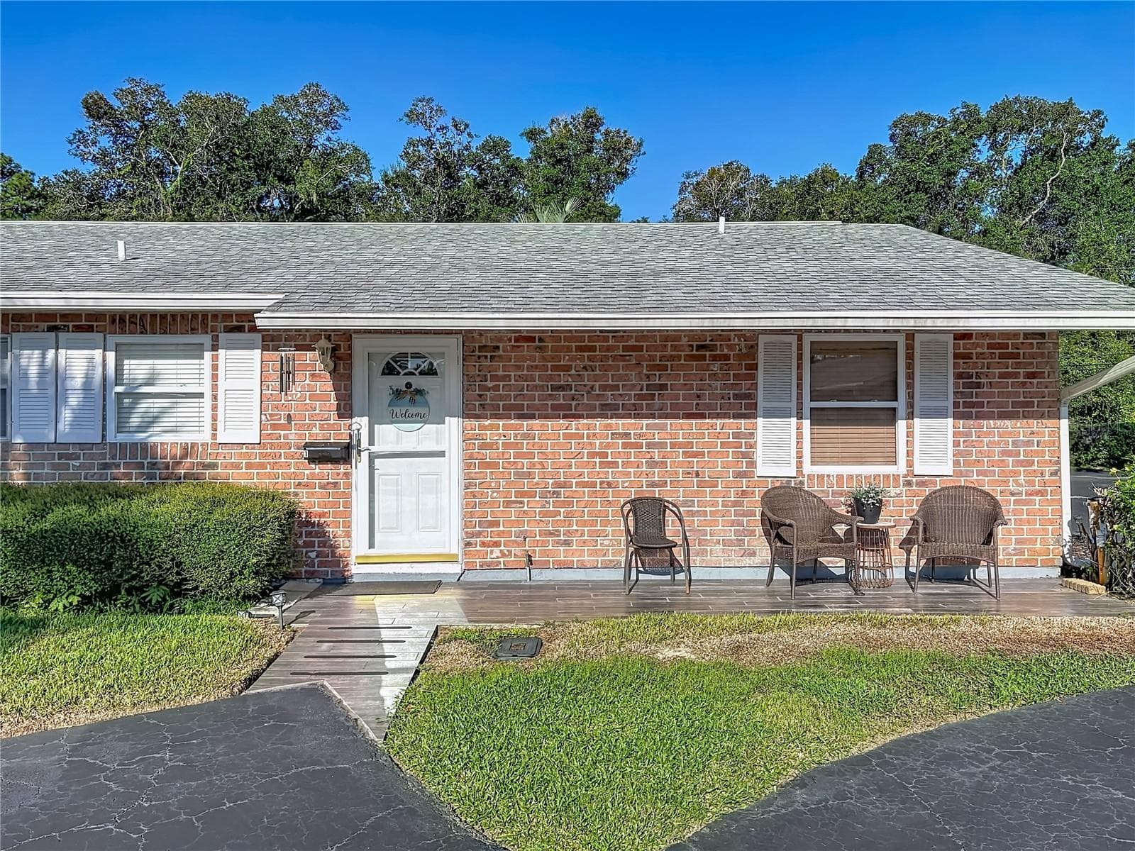 1 FAIRWAY CT