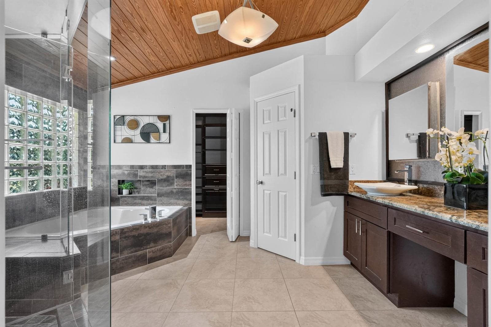 Single Family Residence at 500 LAKE WINNEMISSETT DR, DELAND, photo 22 of 86
