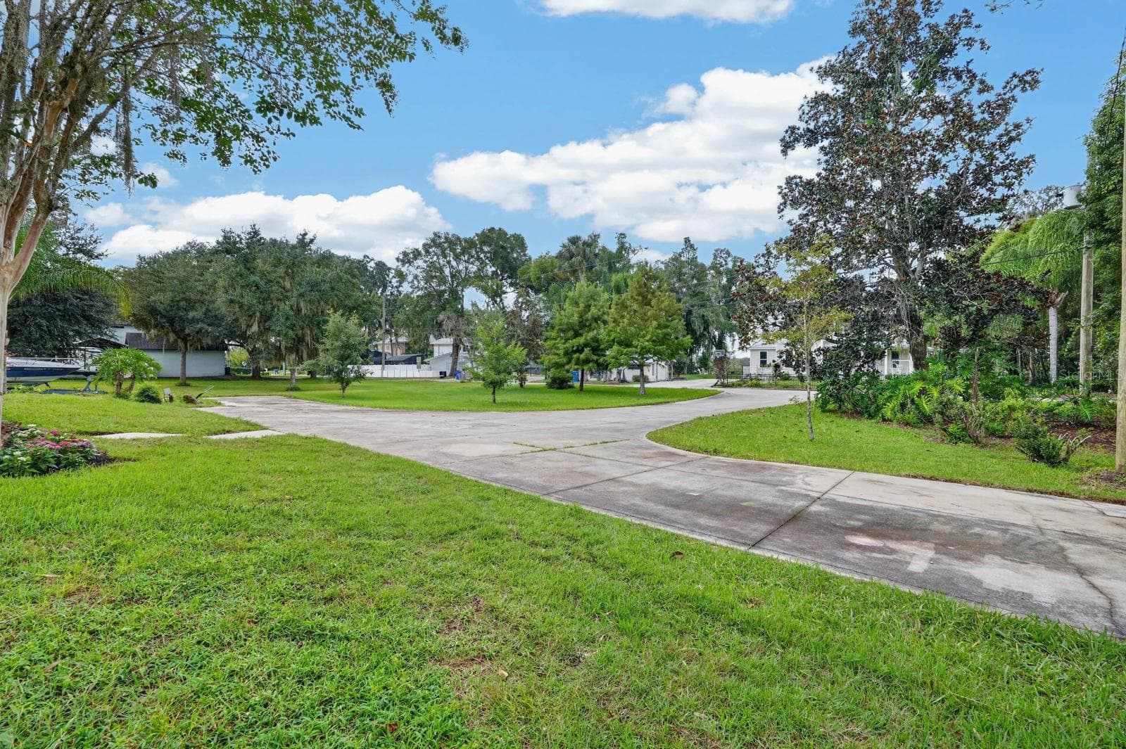 Single Family Residence at 500 LAKE WINNEMISSETT DR, DELAND, photo 81 of 86