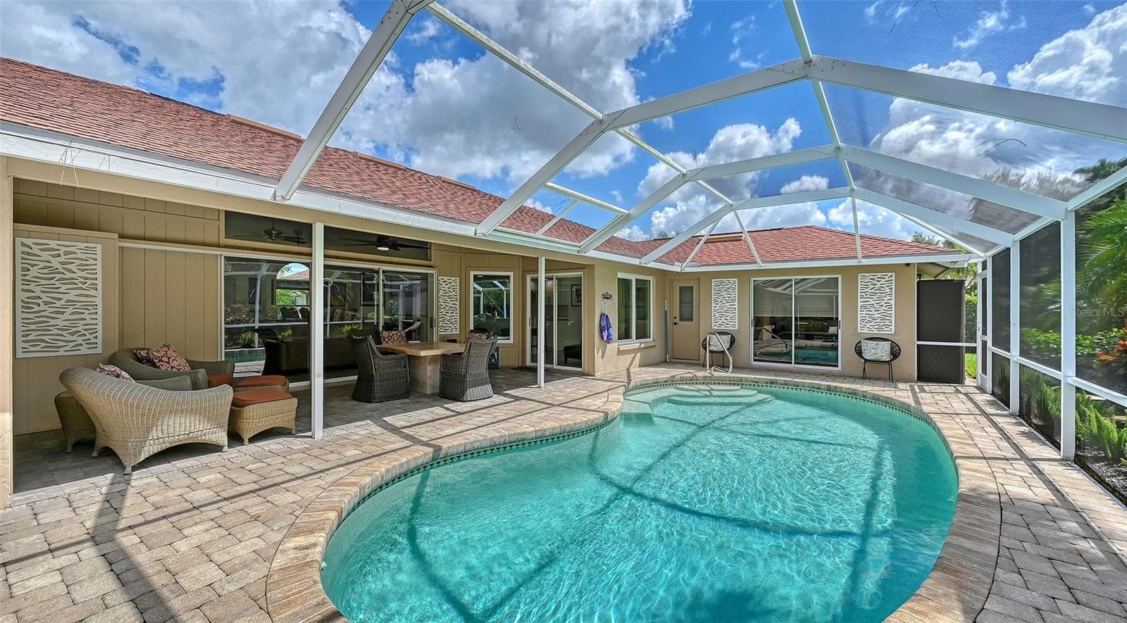 Beautiful pool - 5220 SUNNYDALE CIR S, SARASOTA