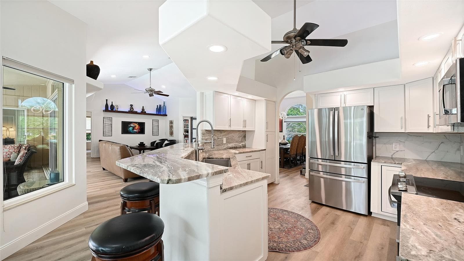 Spacious kitchen - 5220 SUNNYDALE CIR S, SARASOTA