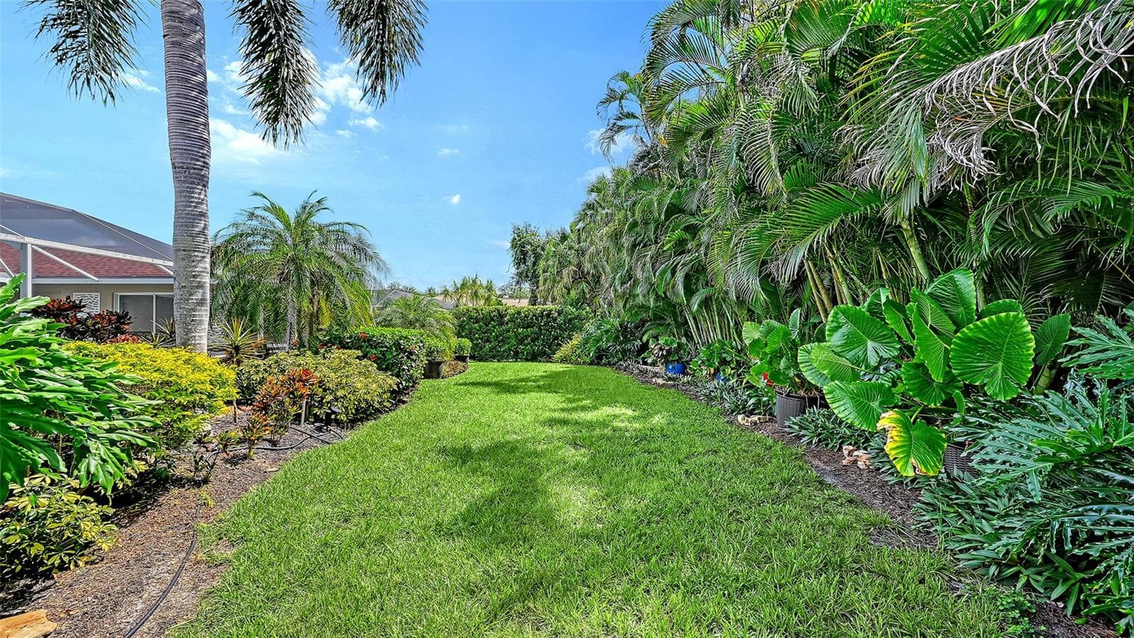 Private back yard - 5220 SUNNYDALE CIR S, SARASOTA