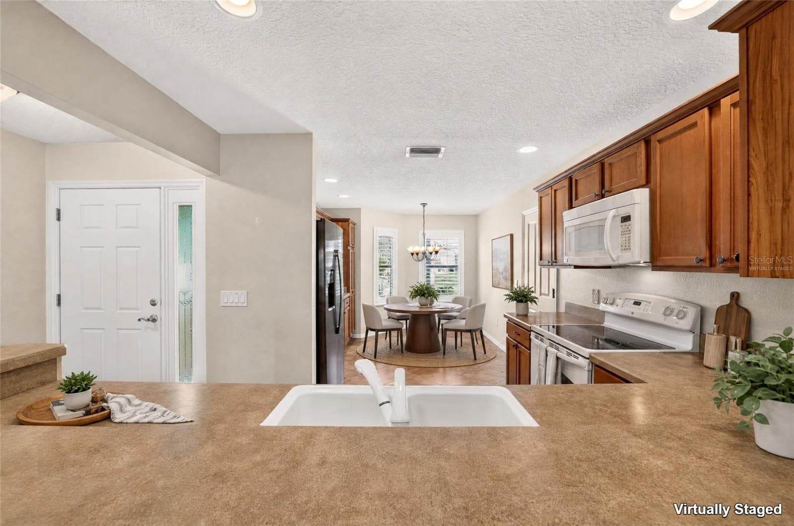 Virtually staged - 770 GOLIATH PL, THE VILLAGES