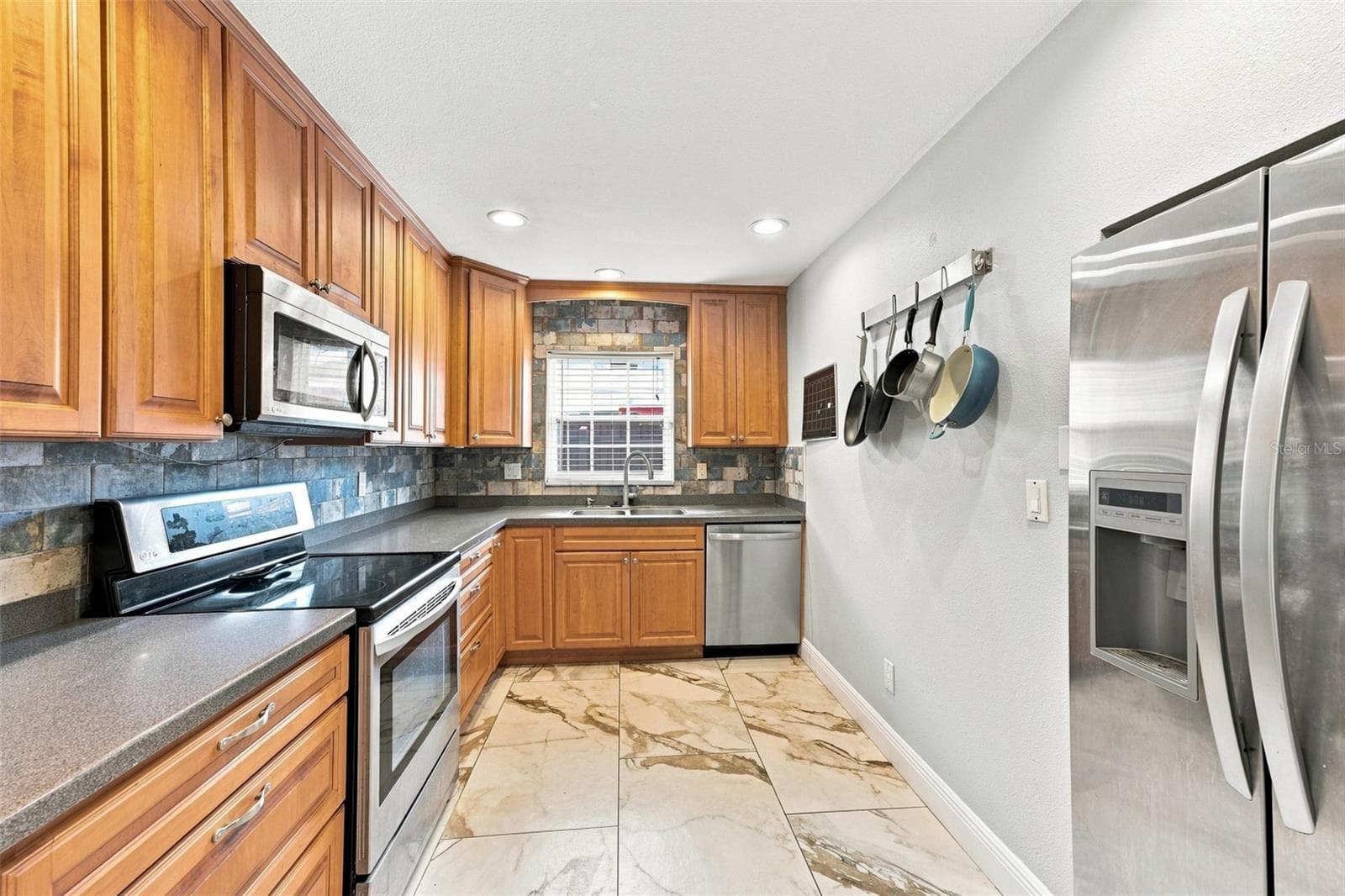Single Family Residence at 2520 FAWN CT, CLEARWATER, photo 25 of 56