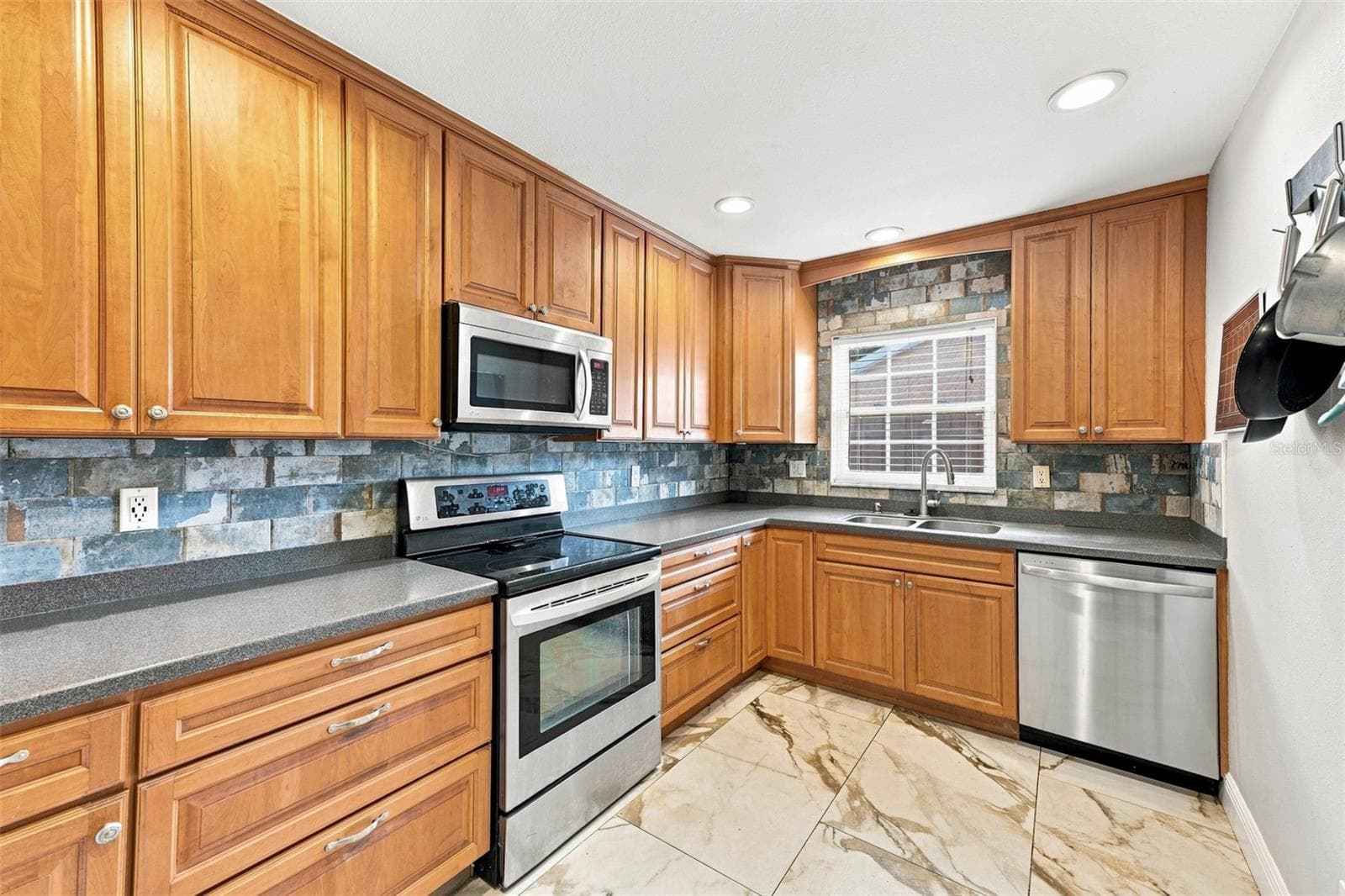 Single Family Residence at 2520 FAWN CT, CLEARWATER, photo 26 of 56