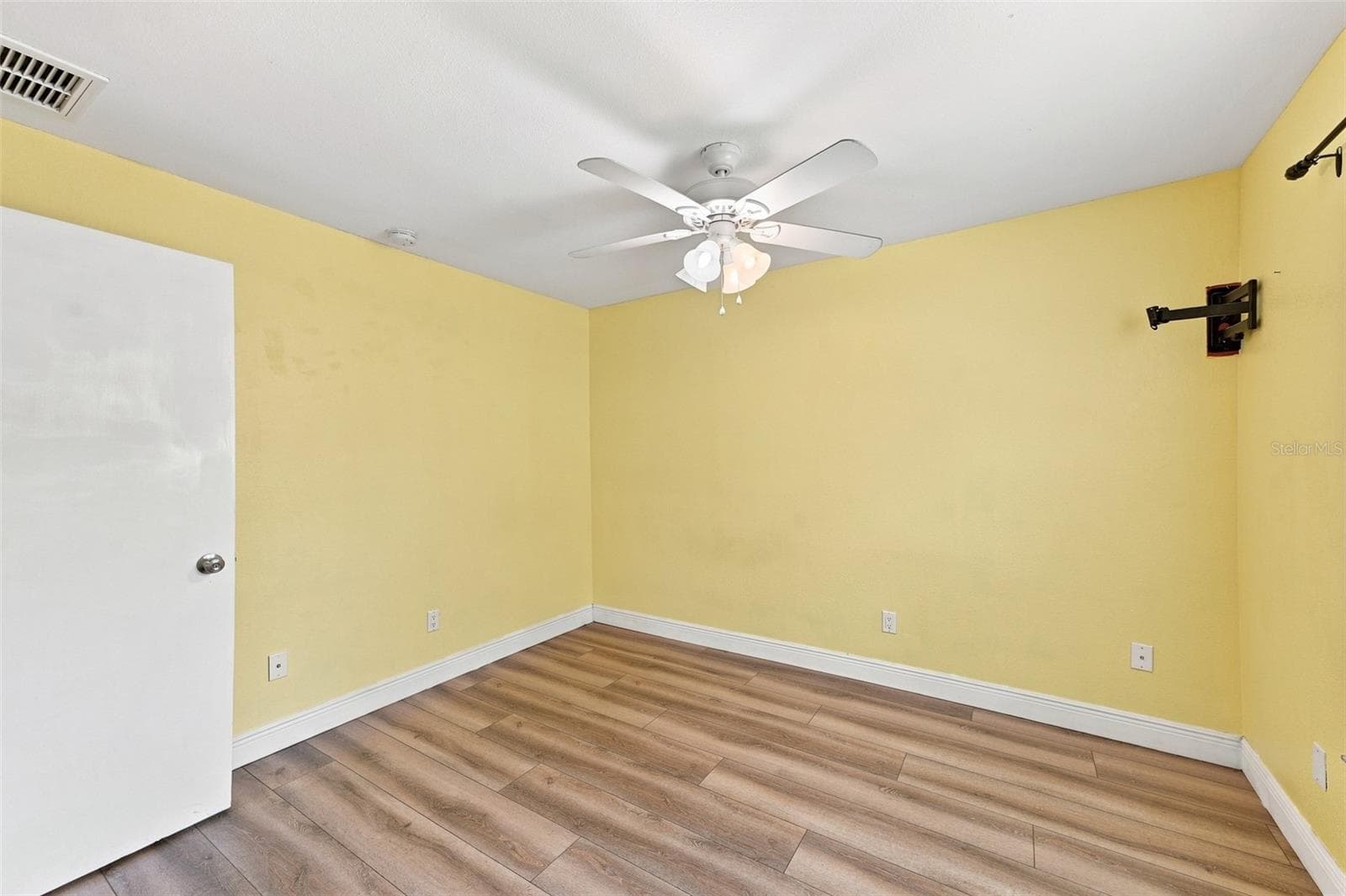 Single Family Residence at 2520 FAWN CT, CLEARWATER, photo 39 of 56
