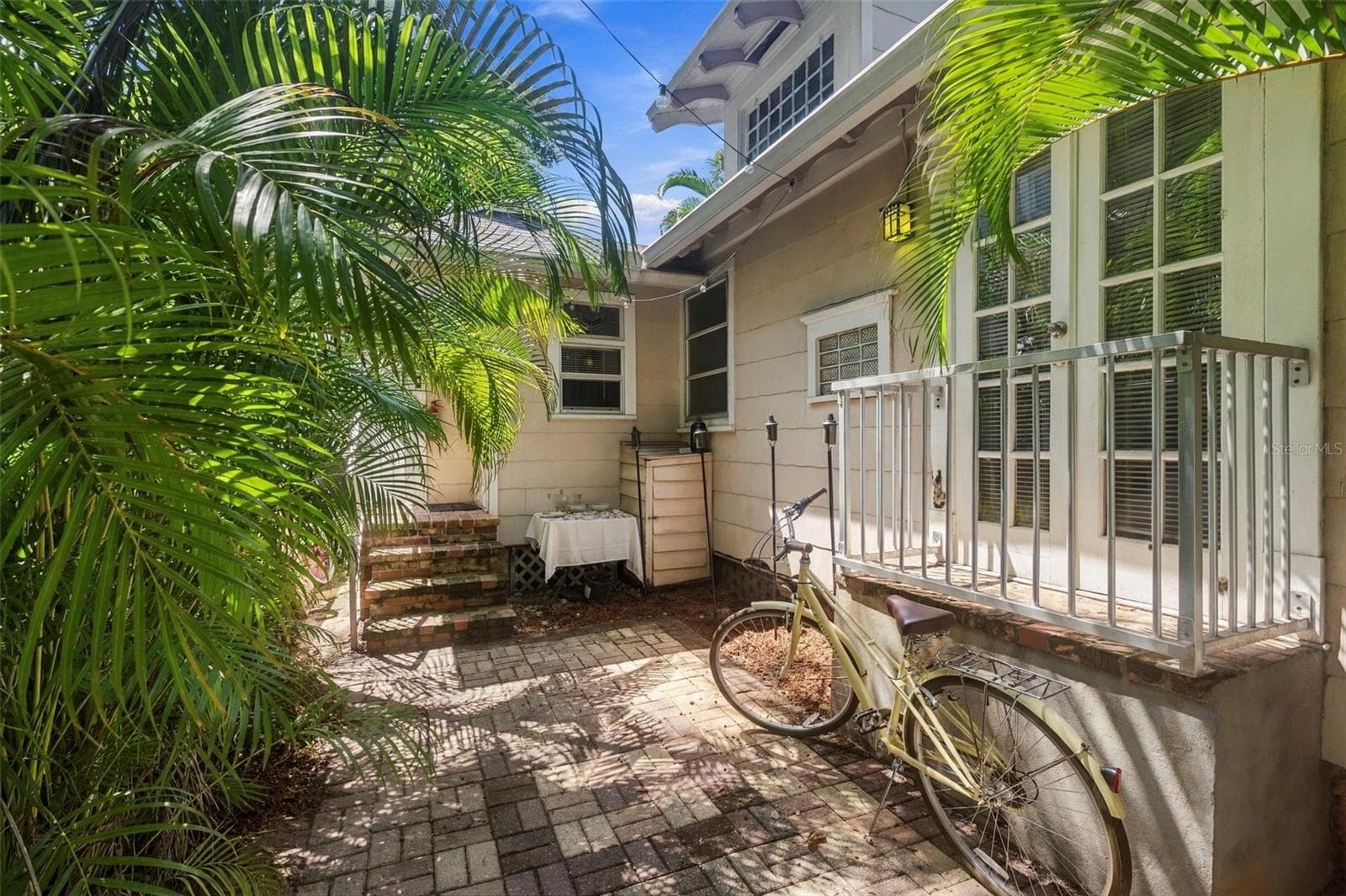 Triplex at 406 10TH AVE NE, ST PETERSBURG, photo 3 of 49