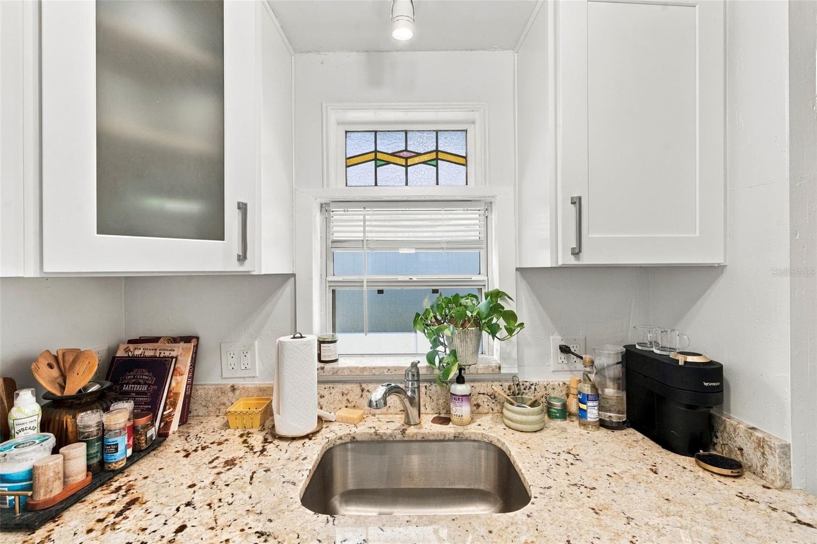 Triplex at 406 10TH AVE NE, ST PETERSBURG, photo 9 of 49