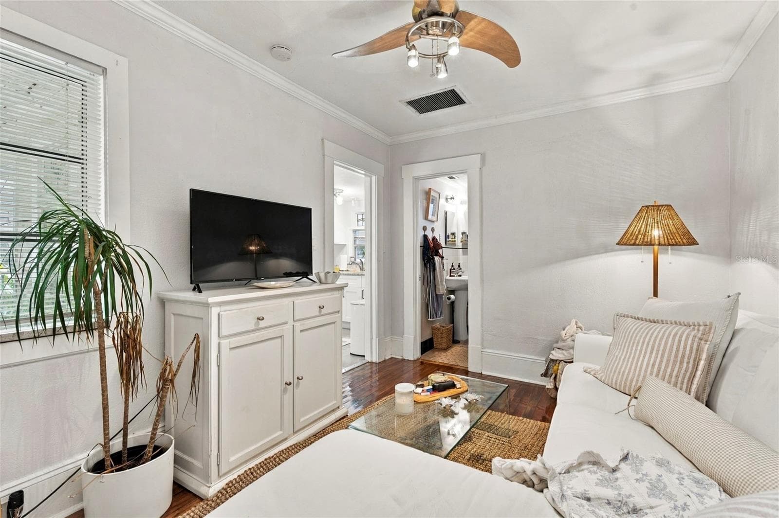 Triplex at 406 10TH AVE NE, ST PETERSBURG, photo 13 of 49