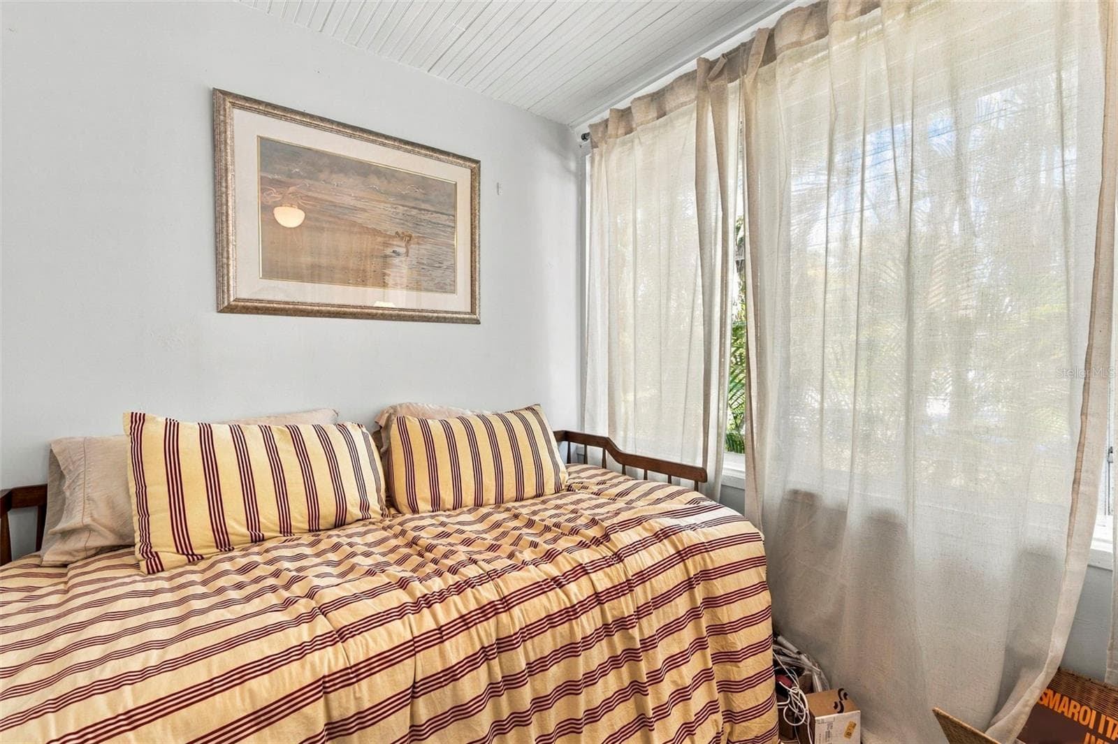 Triplex at 406 10TH AVE NE, ST PETERSBURG, photo 15 of 49