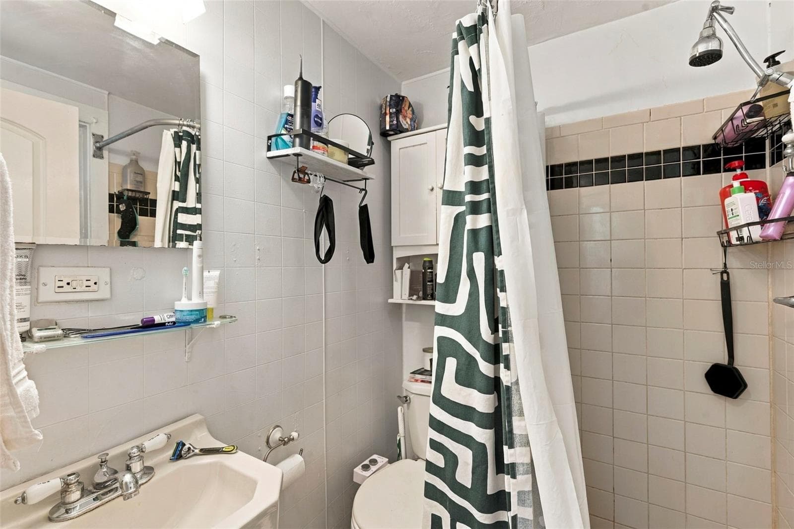 Triplex at 406 10TH AVE NE, ST PETERSBURG, photo 22 of 49