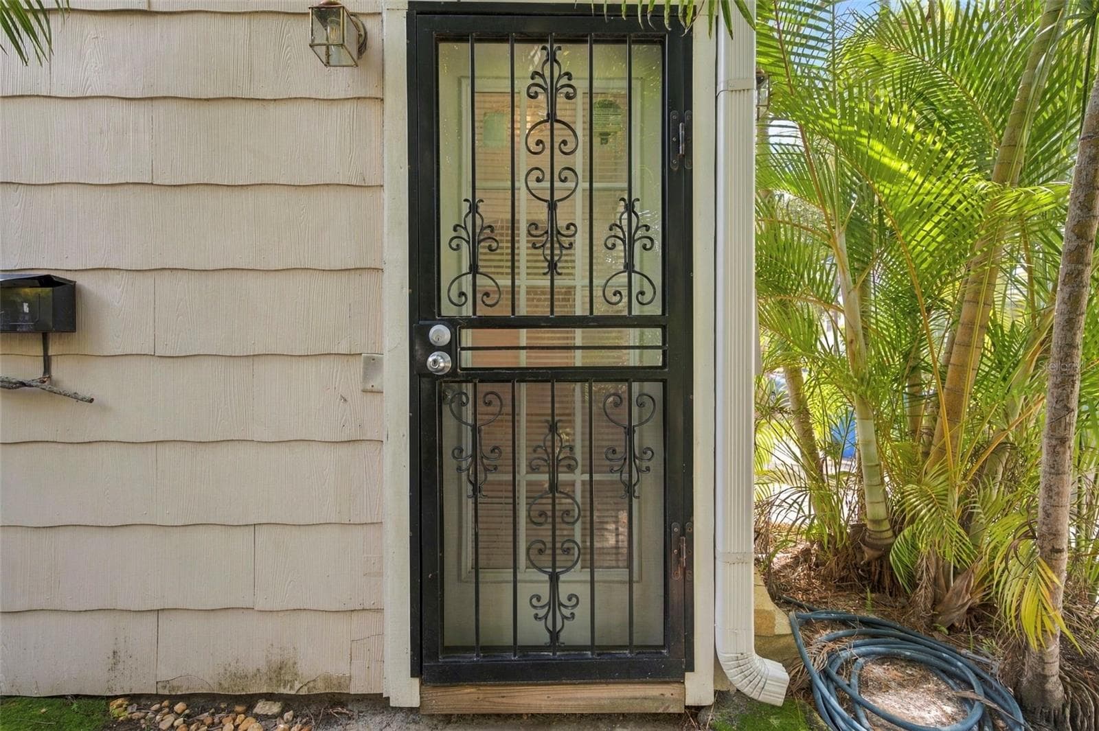 Triplex at 406 10TH AVE NE, ST PETERSBURG, photo 33 of 49