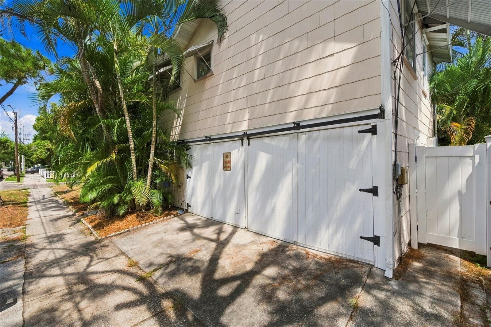 Triplex at 406 10TH AVE NE, ST PETERSBURG, photo 37 of 49