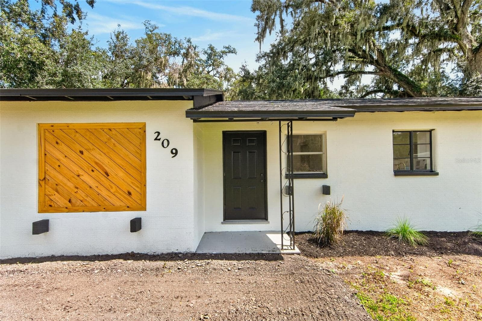 Single Family Residence at 209 S SAINT CLOUD AVE, VALRICO, photo 5 of 72