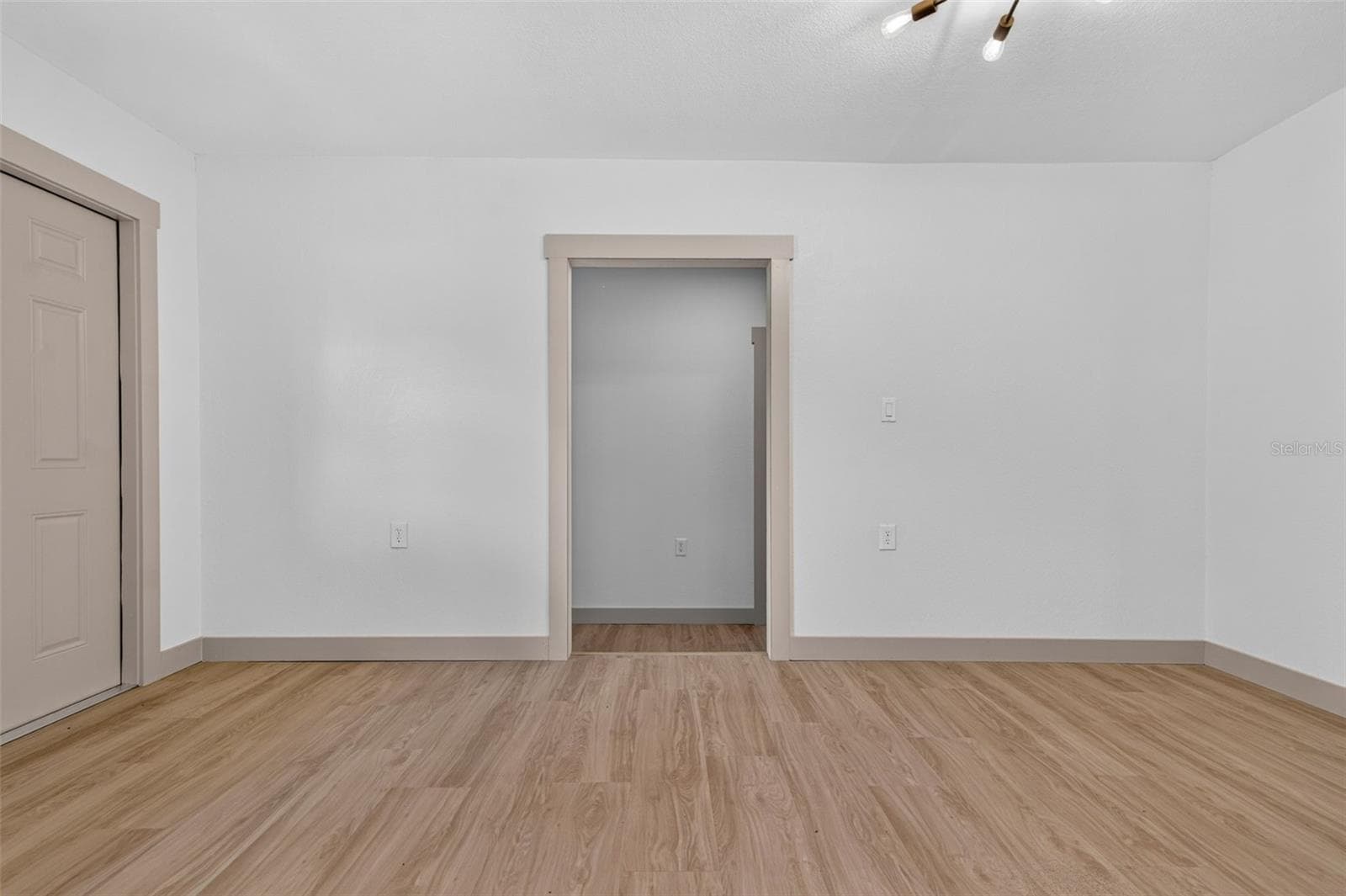 Single Family Residence at 209 S SAINT CLOUD AVE, VALRICO, photo 23 of 72