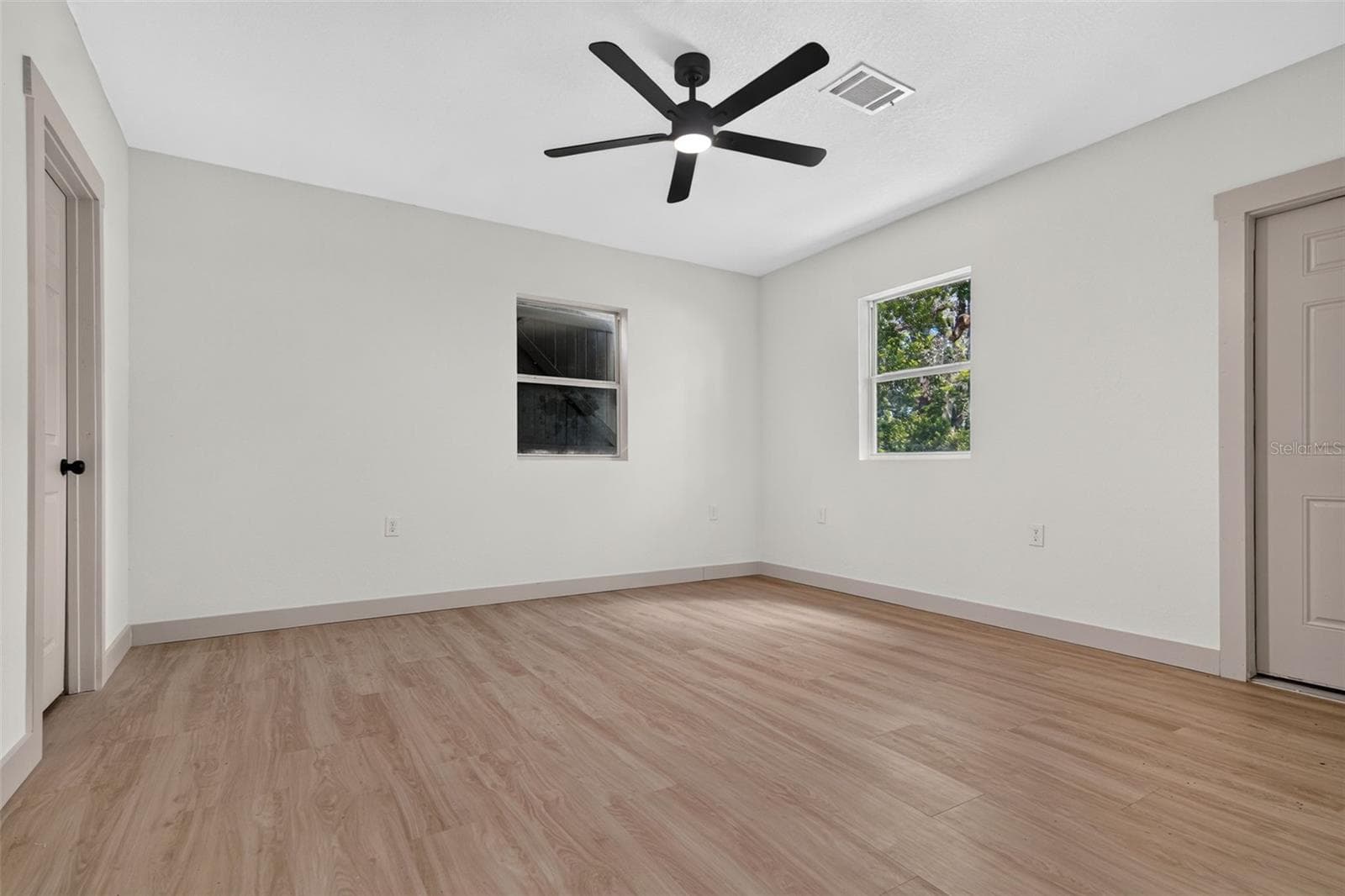 Single Family Residence at 209 S SAINT CLOUD AVE, VALRICO, photo 27 of 72
