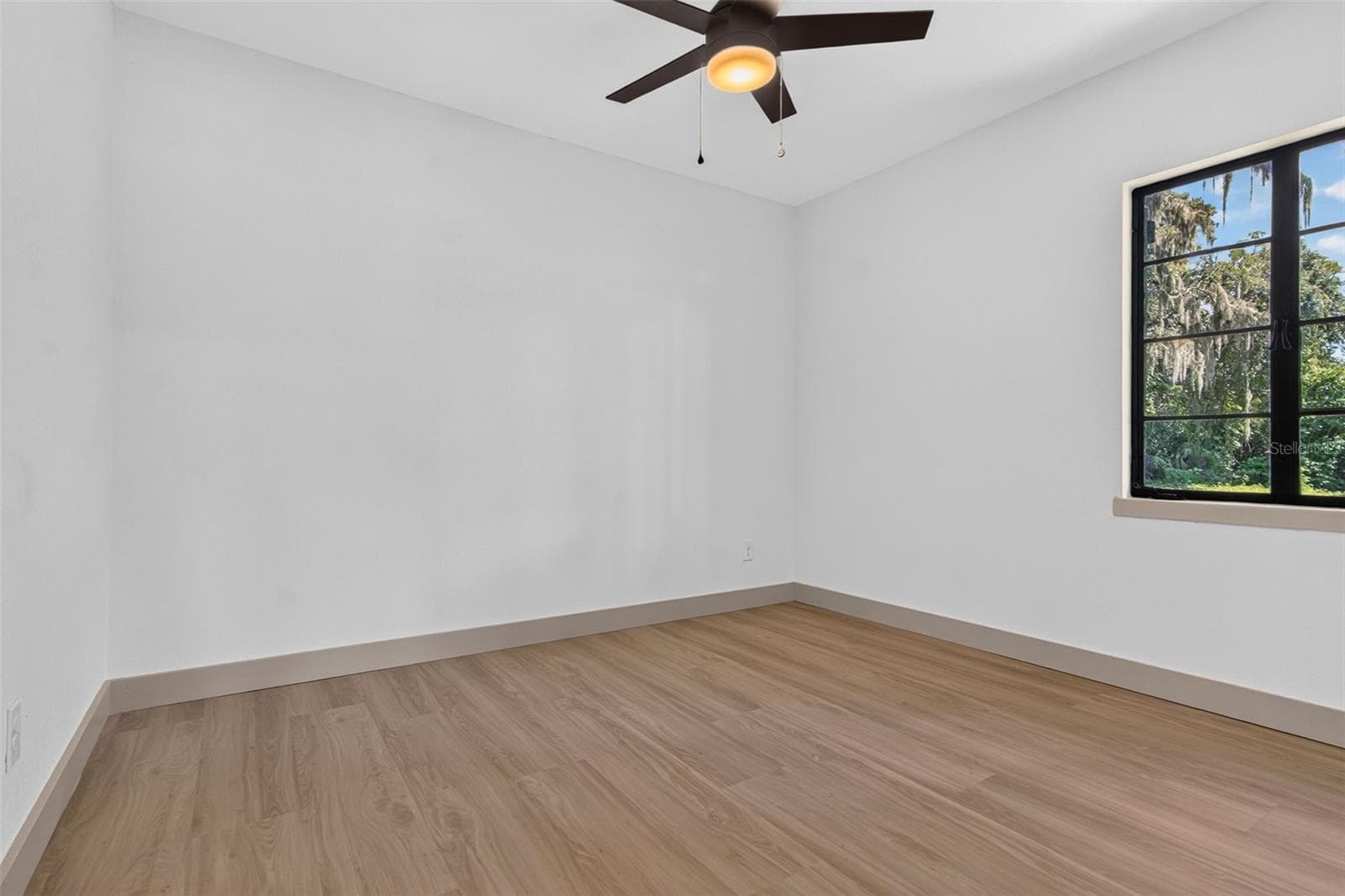 Single Family Residence at 209 S SAINT CLOUD AVE, VALRICO, photo 31 of 72