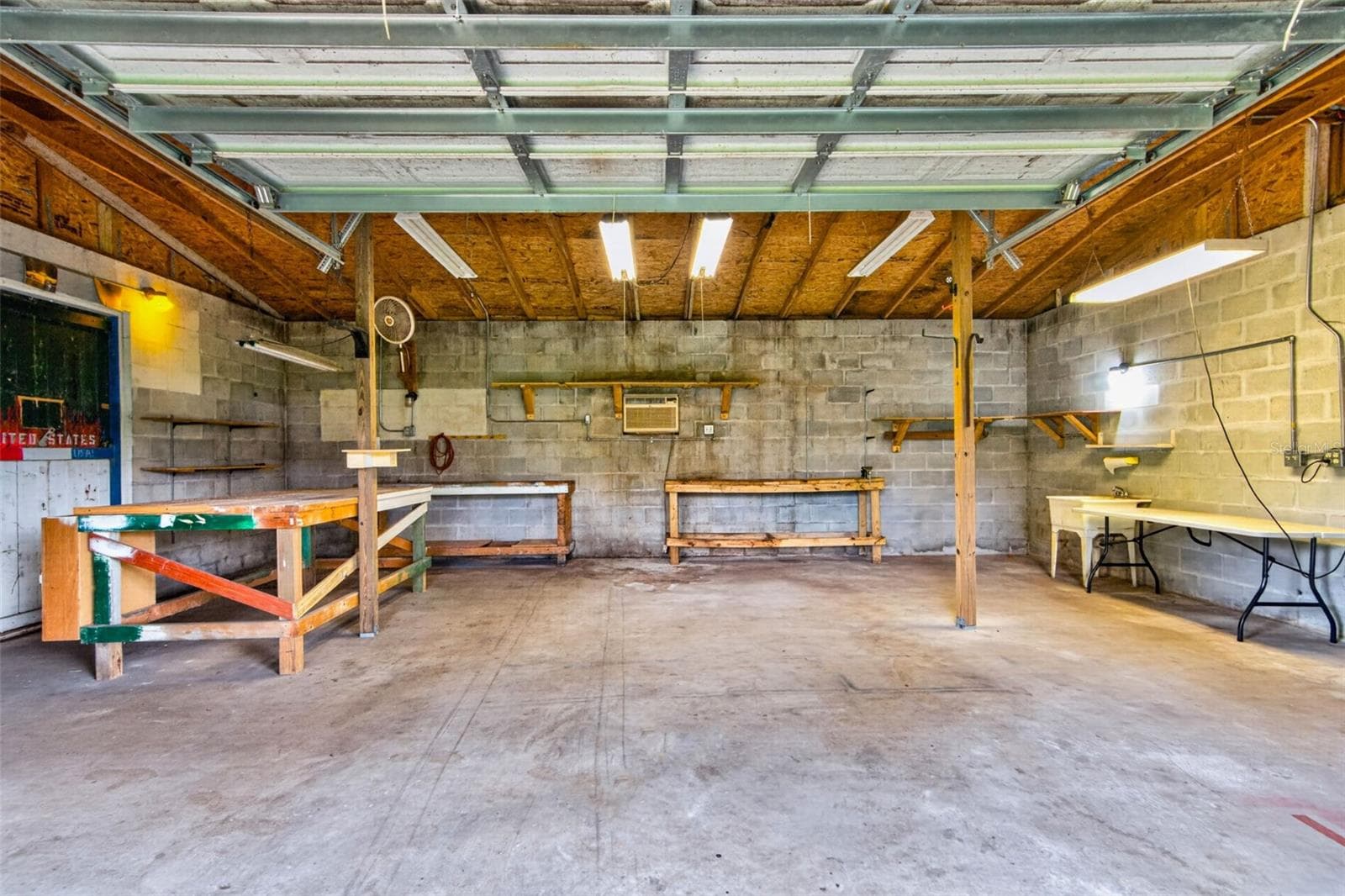Single Family Residence at 209 S SAINT CLOUD AVE, VALRICO, photo 42 of 72