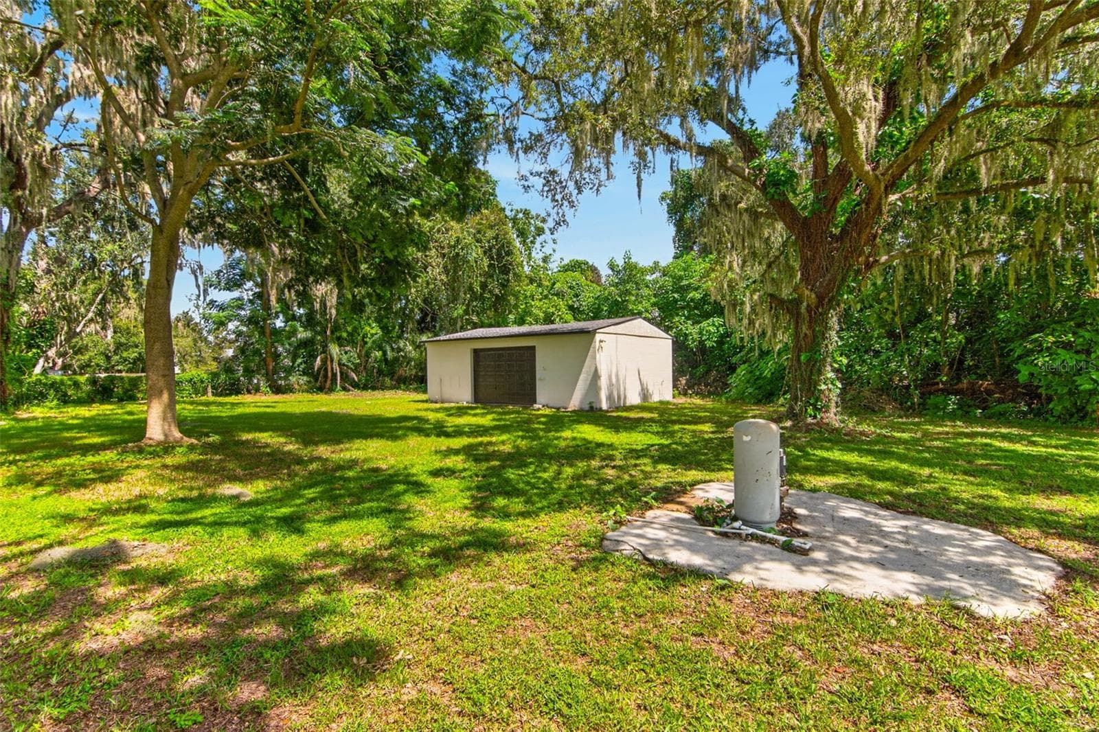 Single Family Residence at 209 S SAINT CLOUD AVE, VALRICO, photo 62 of 72