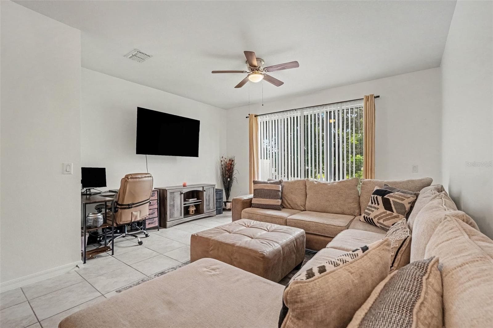 Townhouse at 5026 SYLVESTER LOOP, TAMPA, photo 16 of 38