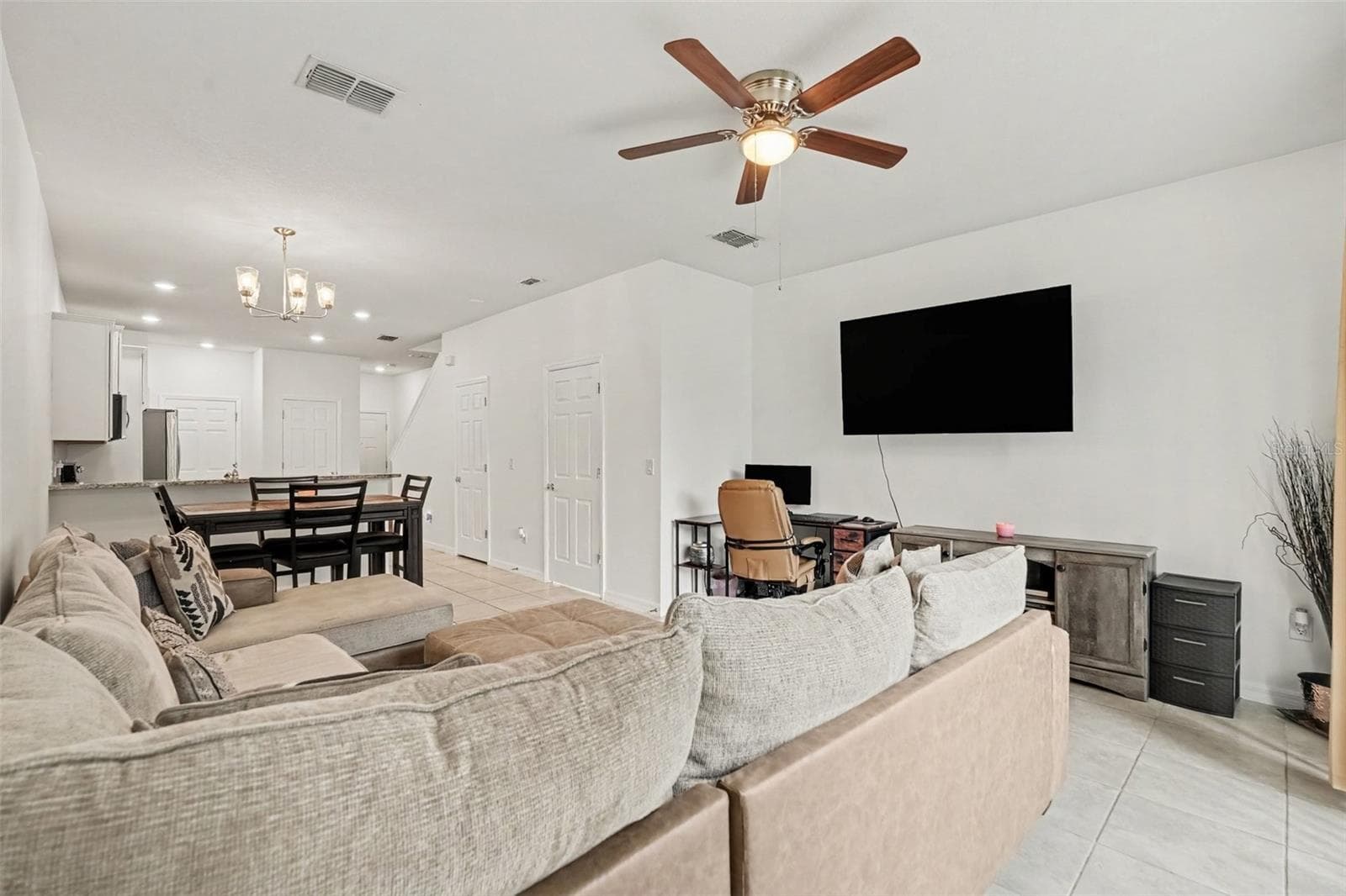 Townhouse at 5026 SYLVESTER LOOP, TAMPA, photo 18 of 38