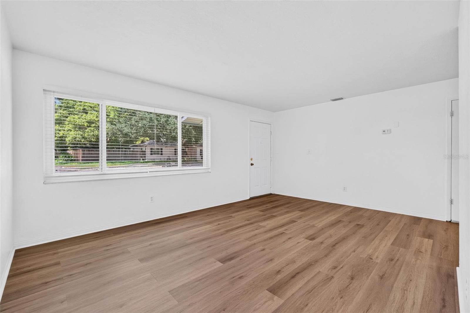 Single Family Residence at 508 2ND ST SW, LARGO, photo 3 of 25