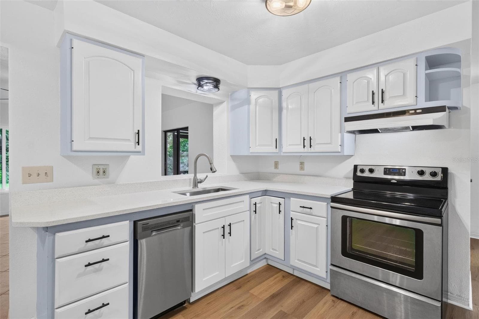 Single Family Residence at 508 2ND ST SW, LARGO, photo 5 of 25