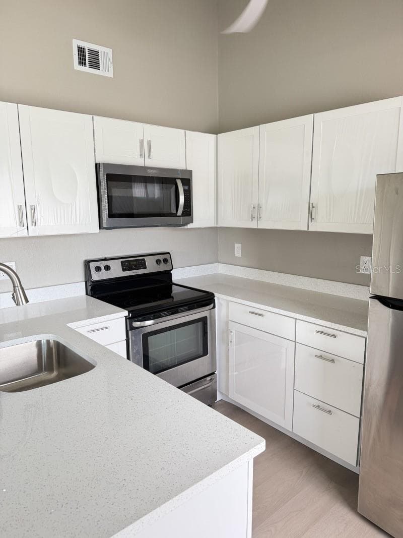 Townhouse at 2688 RAE CT, PALM HARBOR, photo 5 of 11