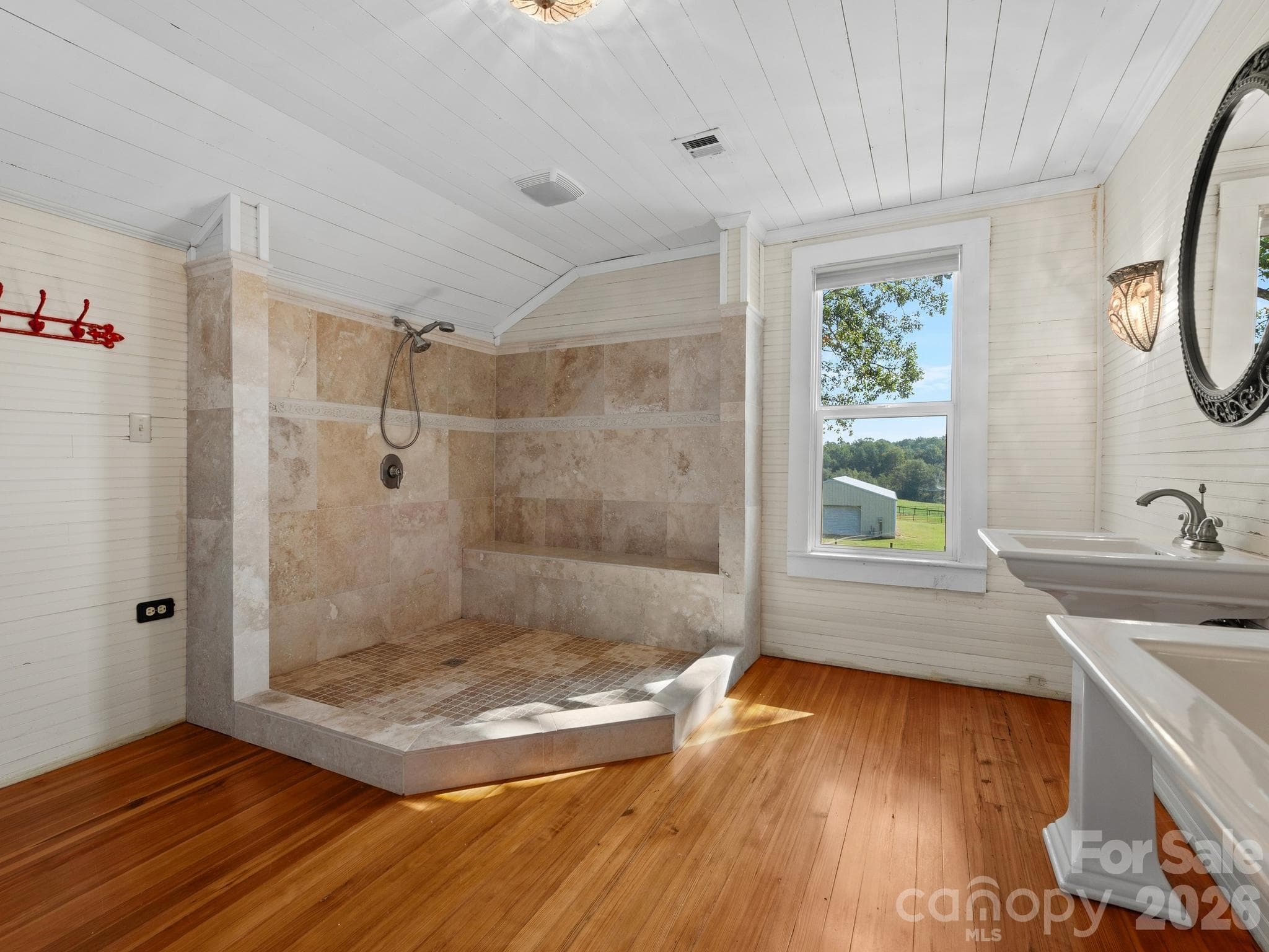 Upstairs full bathroom - 157 J A Hampton Road, Rutherfordton