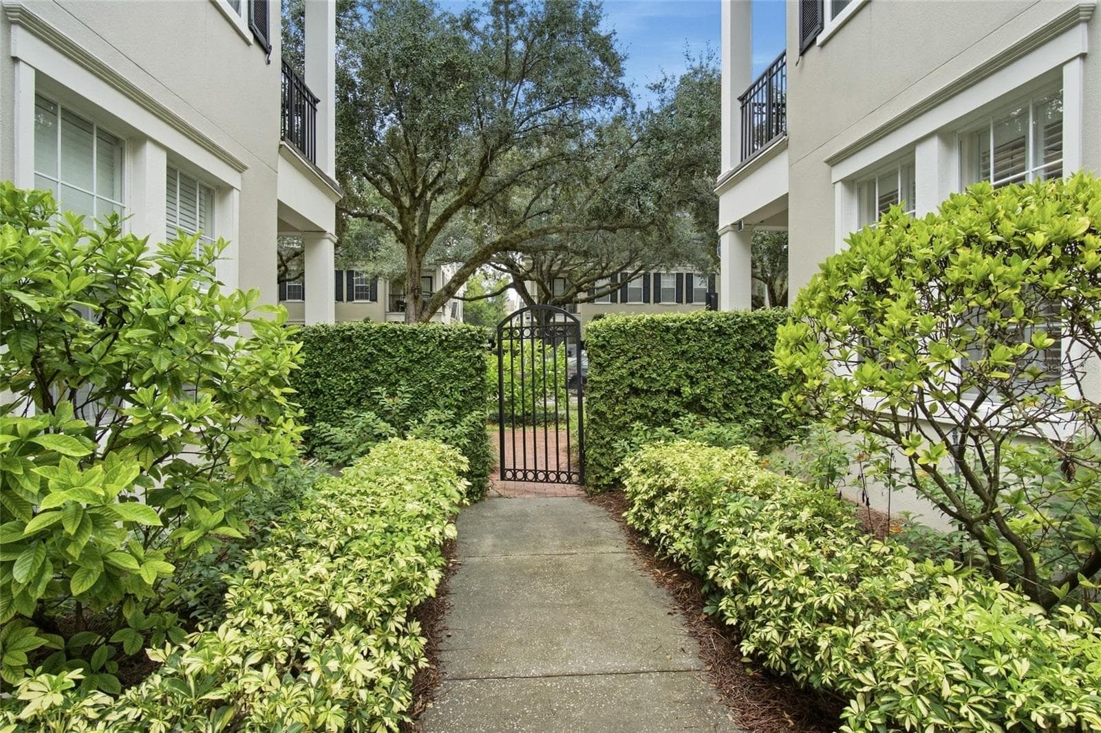 Triplex at 1579 LAKE BALDWIN LN, ORLANDO, photo 2 of 82