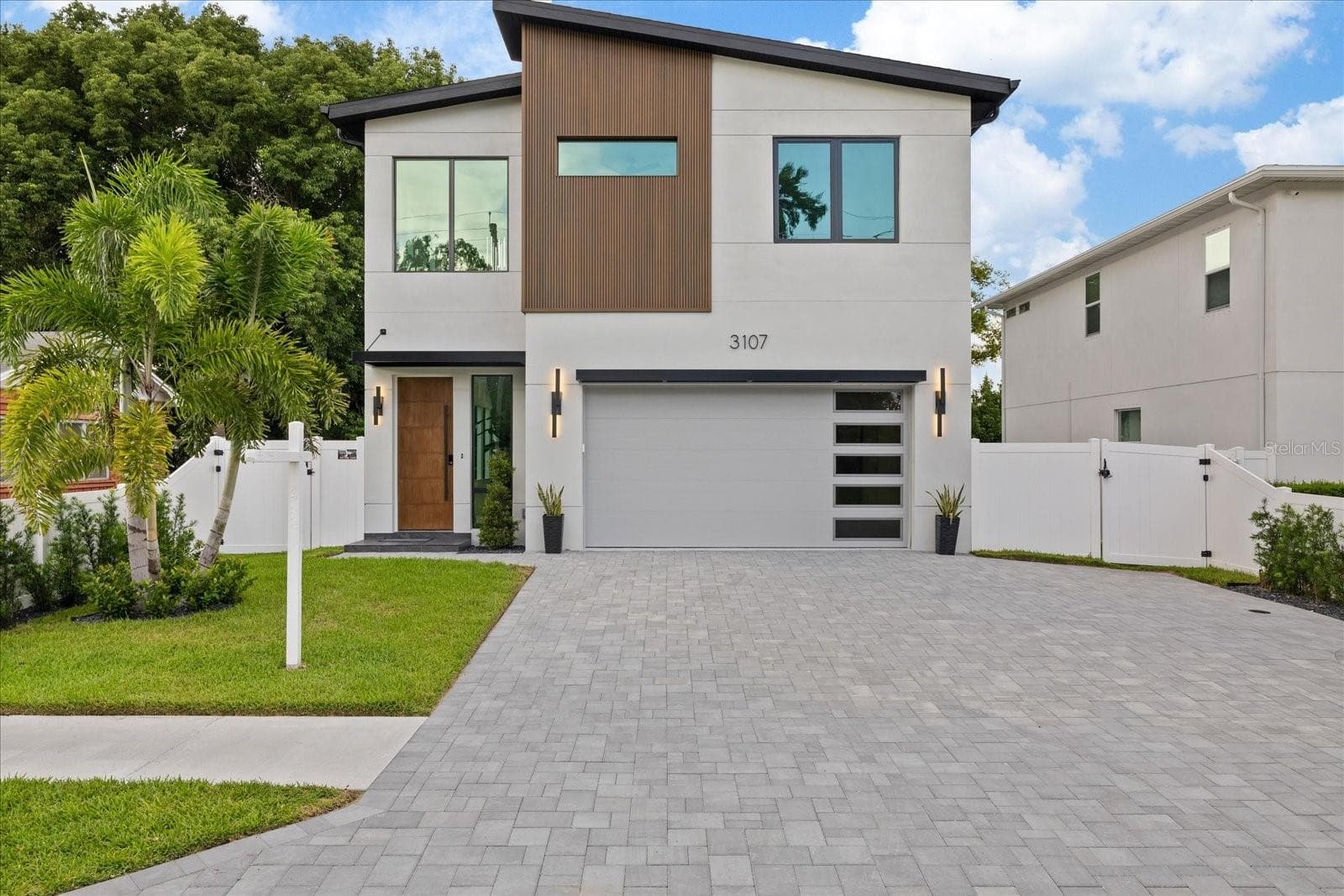 Single Family Residence at 3107 W BEACH ST, TAMPA, photo 2 of 99