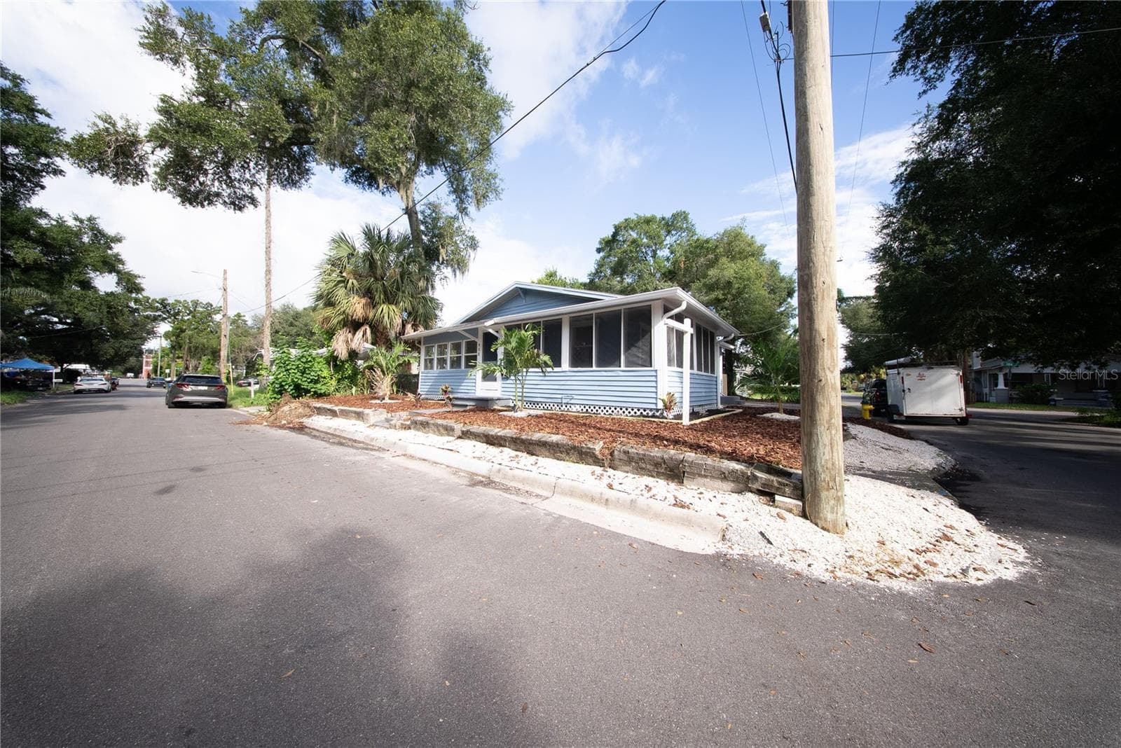 Single Family Residence at 922 E IDA ST, TAMPA, photo 3 of 38