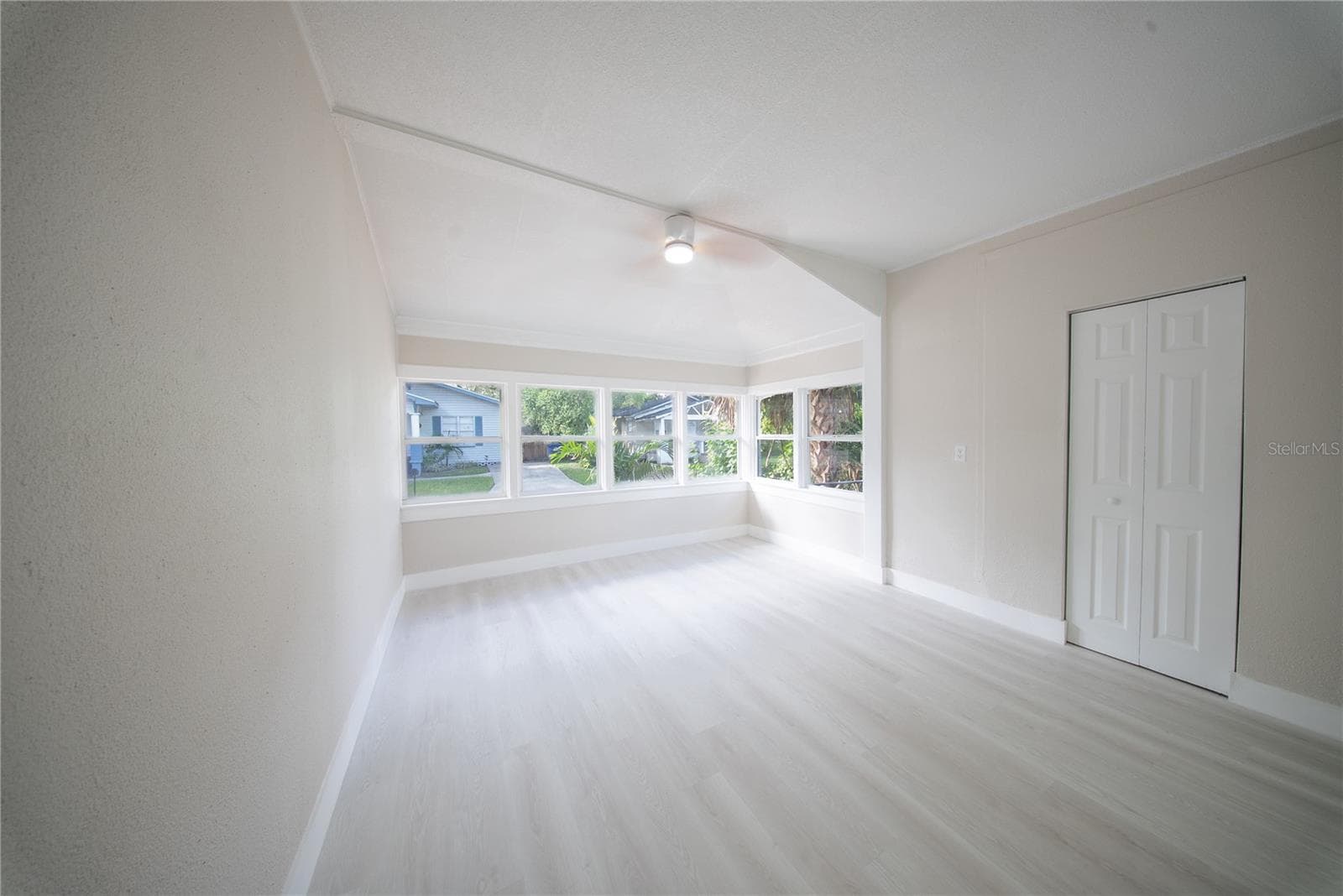 Single Family Residence at 922 E IDA ST, TAMPA, photo 17 of 38