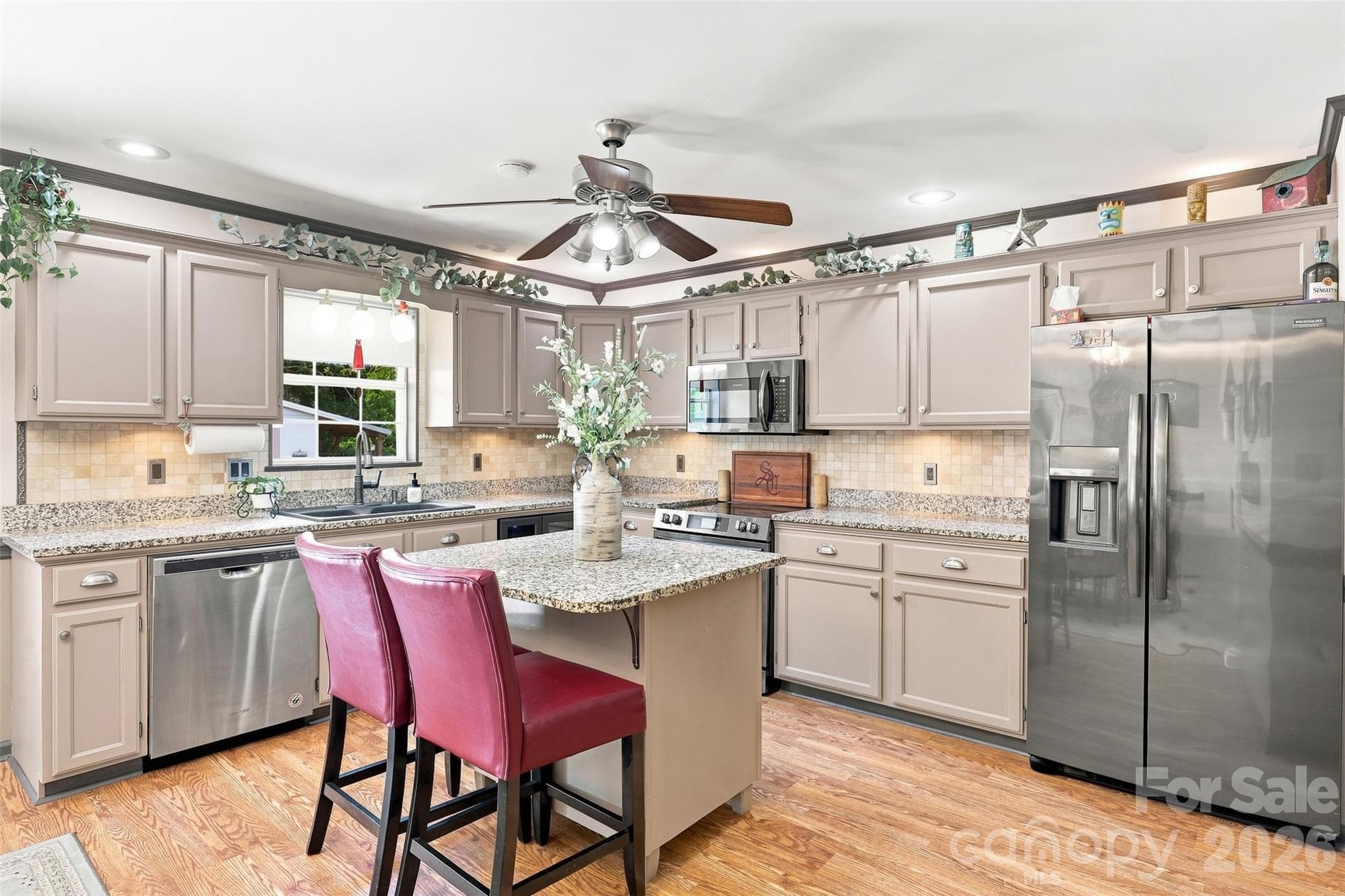 Single Family Residence at 1009 Willow Run Road, Anderson, photo 12 of 46