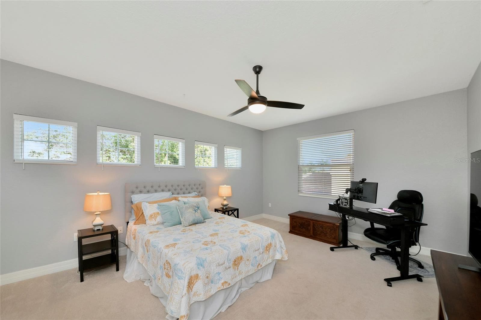 Upstairs guest room is large with plenty of storage - 817 MARITIME CT, BRADENTON
