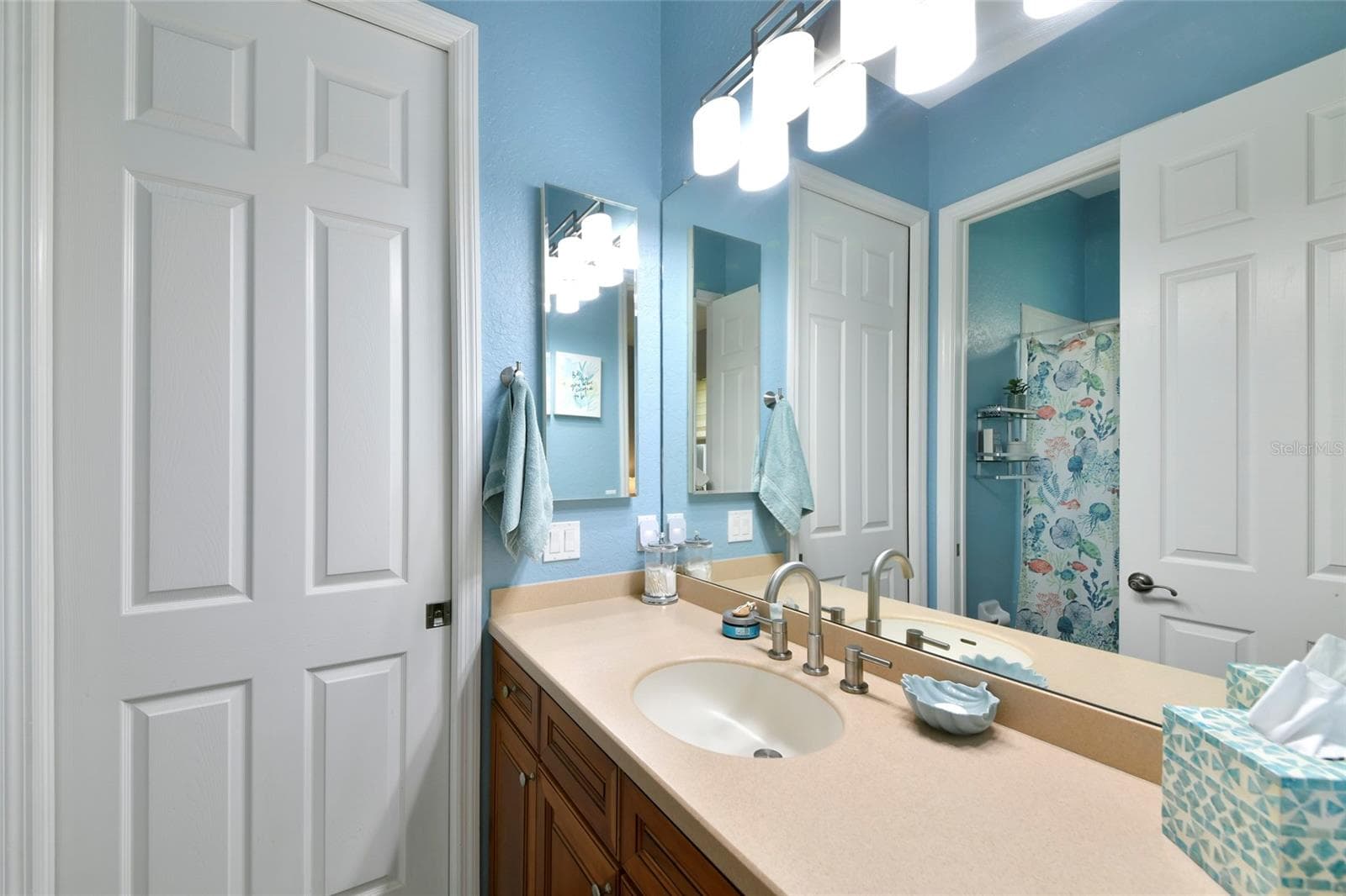 bathroom 2 - 817 MARITIME CT, BRADENTON
