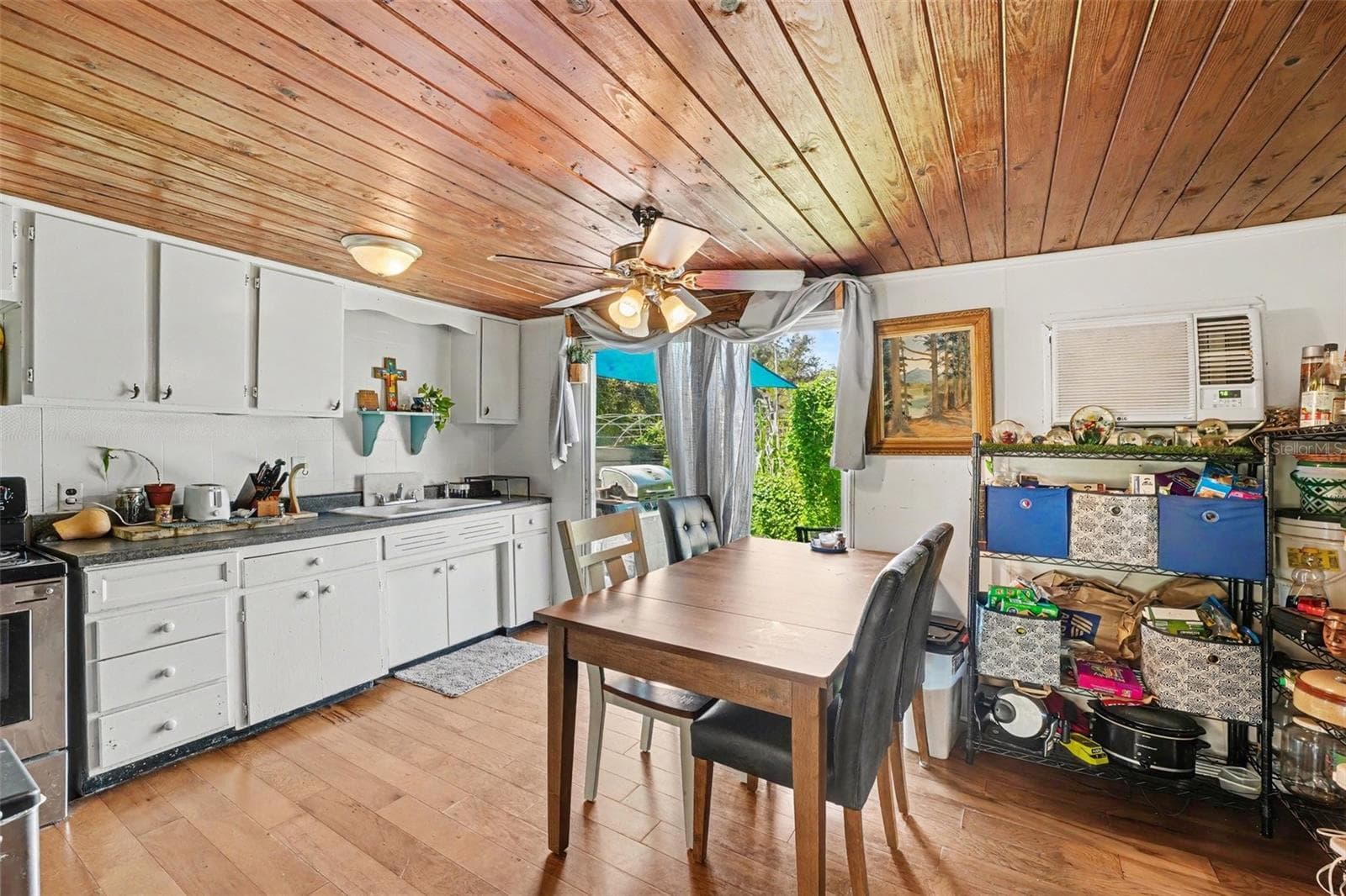 Single Family Residence at 1329 W OAK DR, LAKELAND, photo 4 of 18