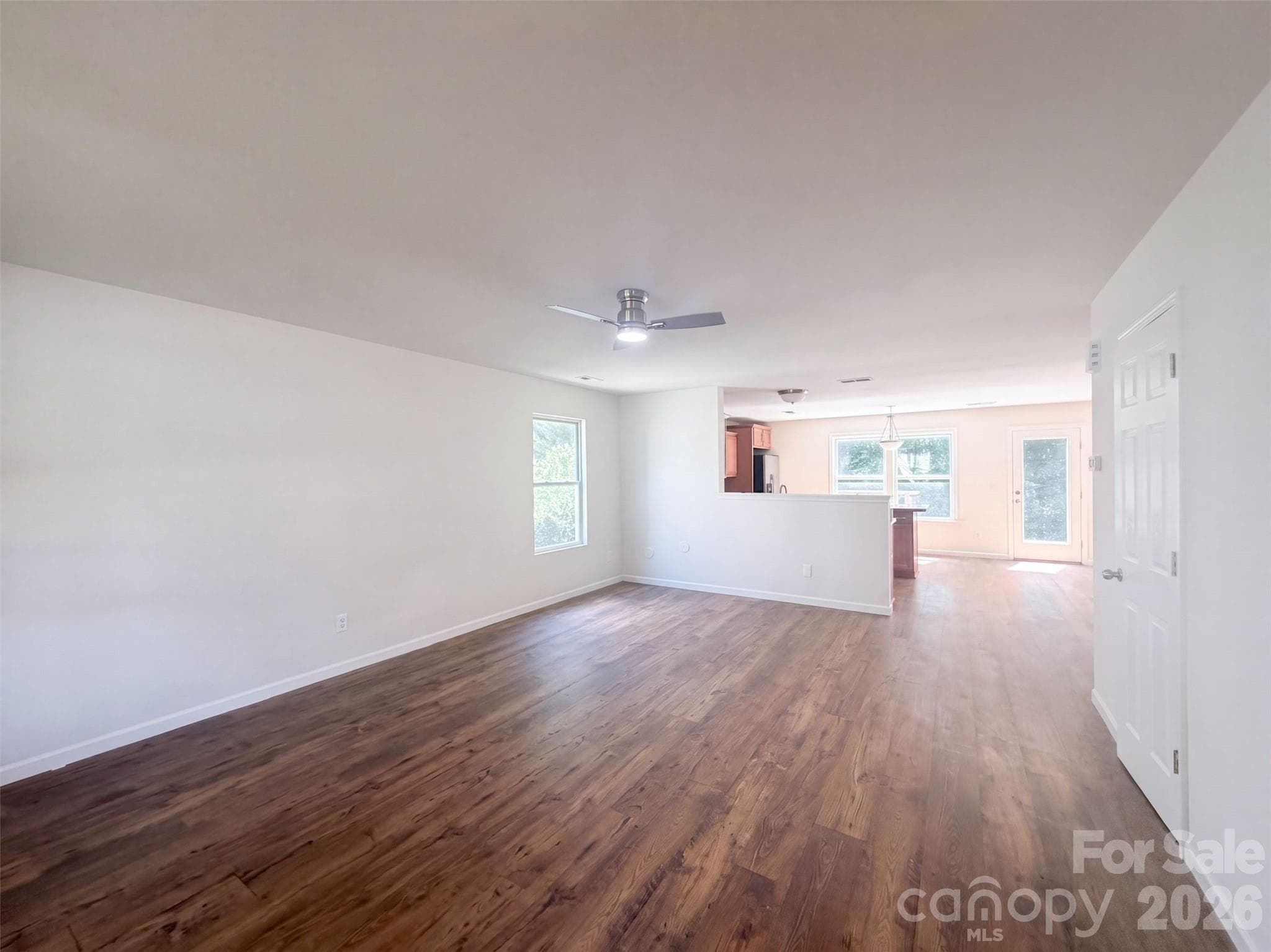 Single Family Residence at 112 Sheridan Court, Mooresville, photo 3 of 16