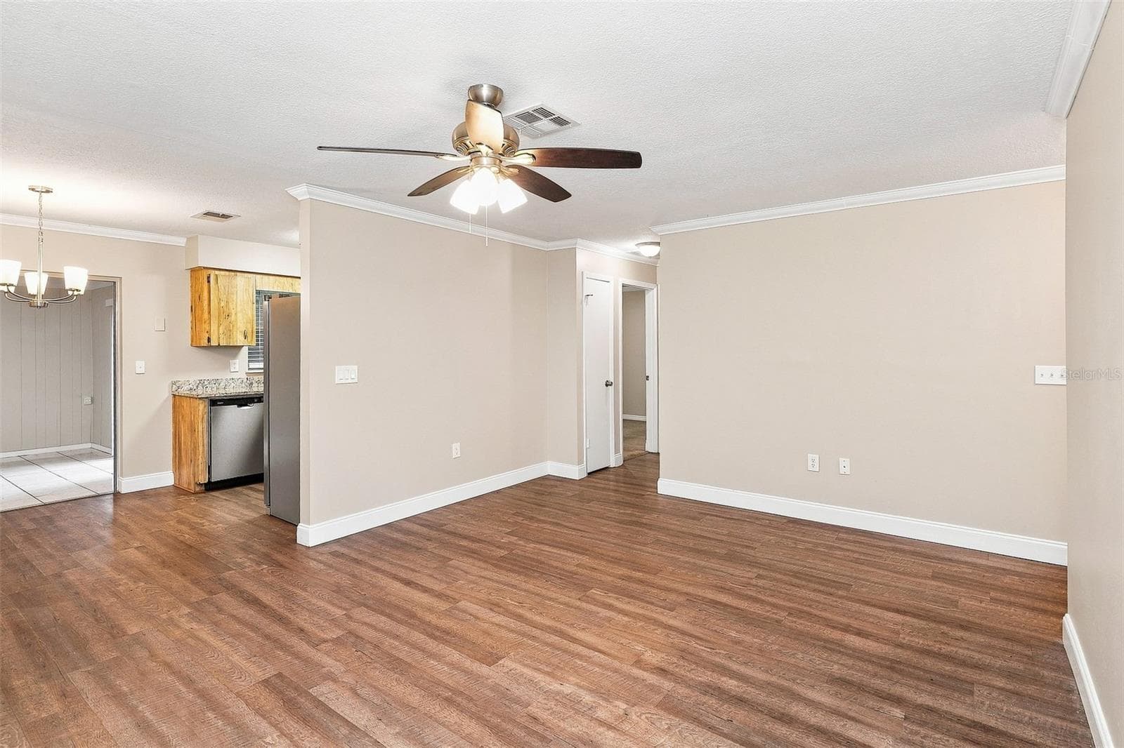 Single Family Residence at 855 KILLEARN BLVD, WINTER HAVEN, photo 2 of 20