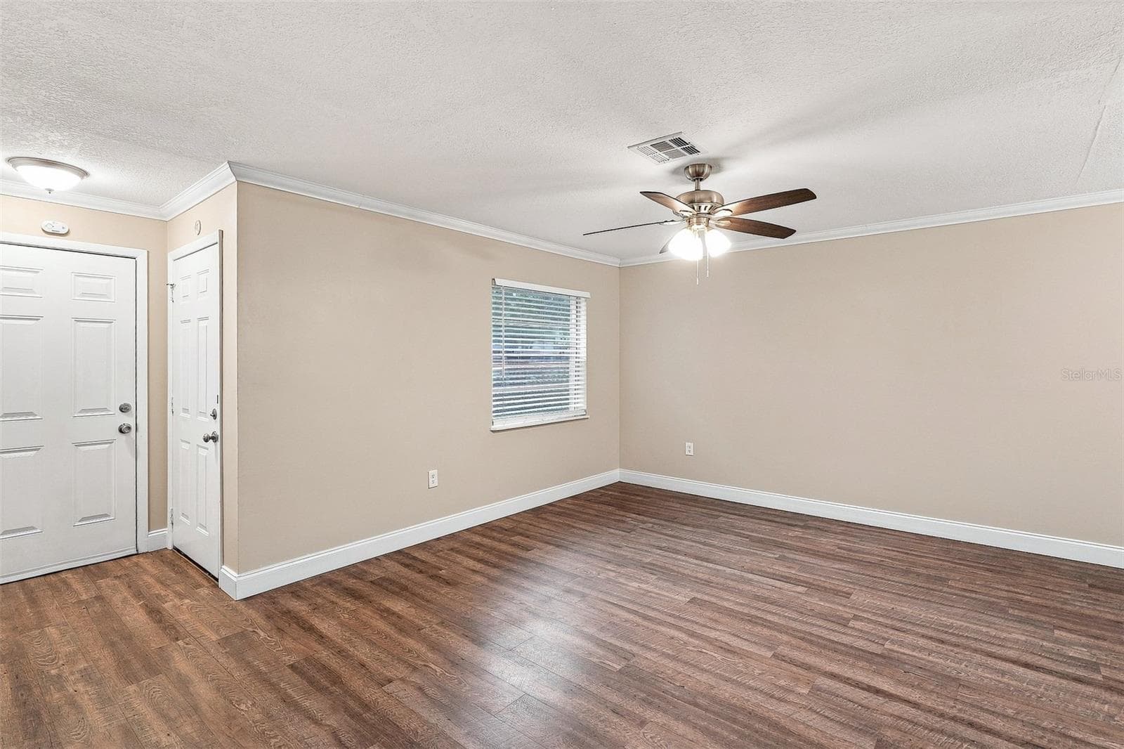 Single Family Residence at 855 KILLEARN BLVD, WINTER HAVEN, photo 3 of 20