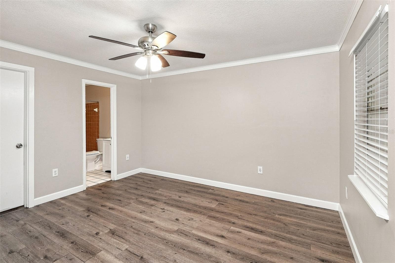 Single Family Residence at 855 KILLEARN BLVD, WINTER HAVEN, photo 6 of 20
