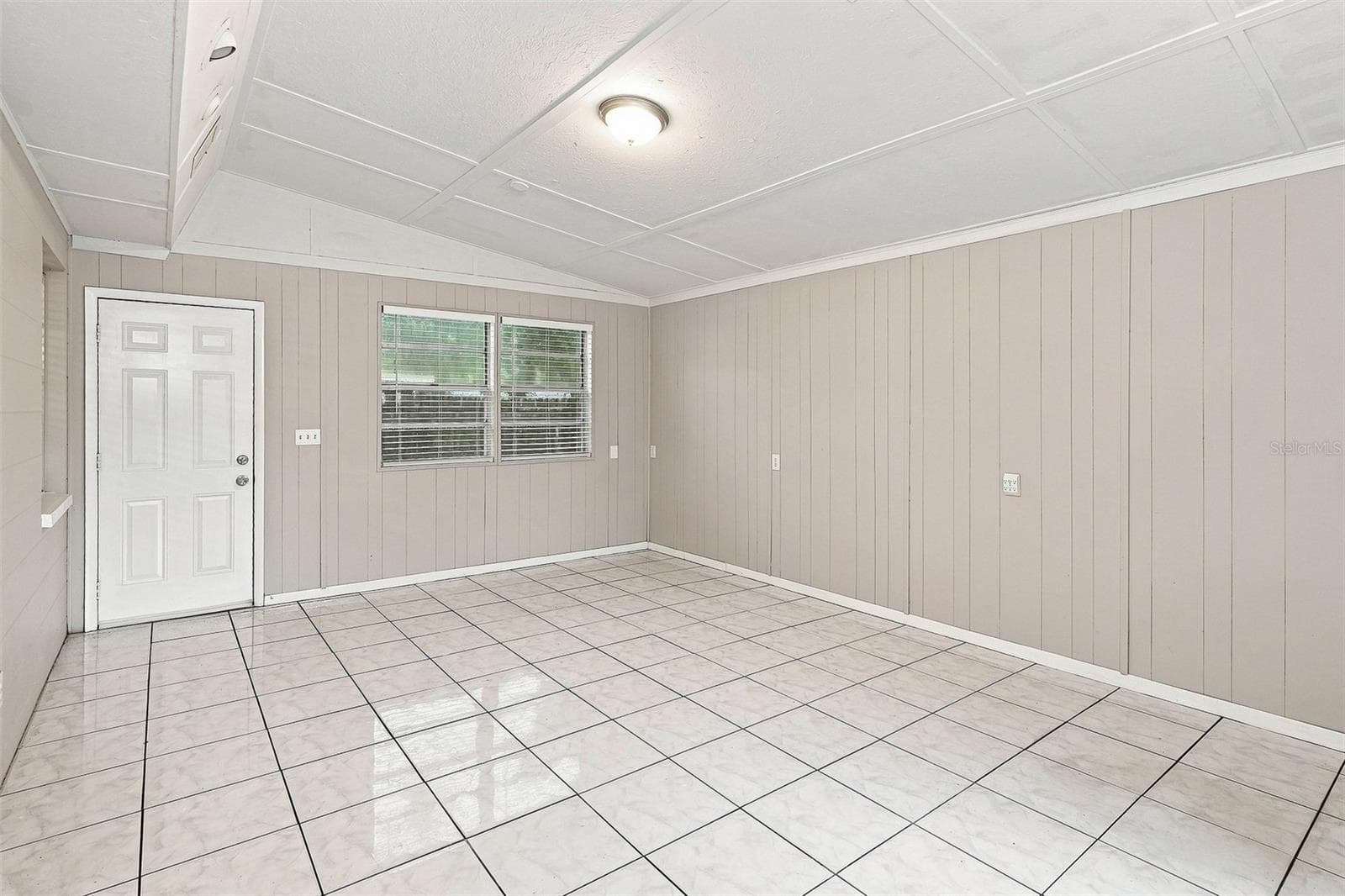 Single Family Residence at 855 KILLEARN BLVD, WINTER HAVEN, photo 13 of 20