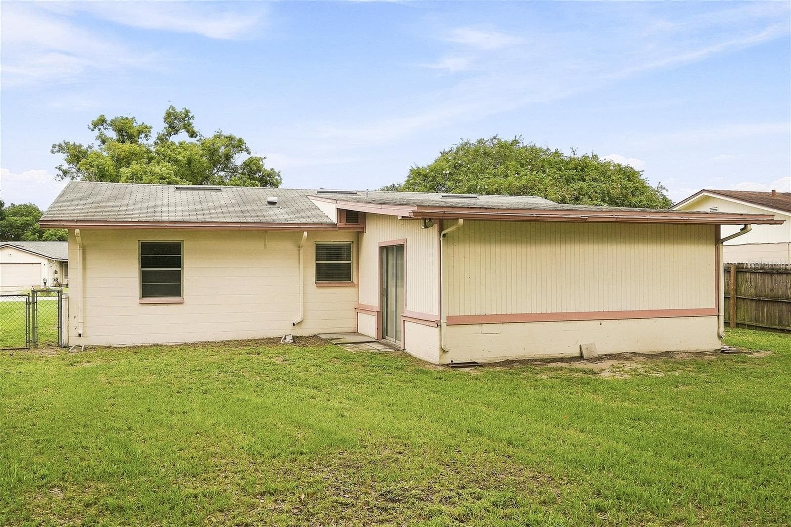 Single Family Residence at 855 KILLEARN BLVD, WINTER HAVEN, photo 16 of 20