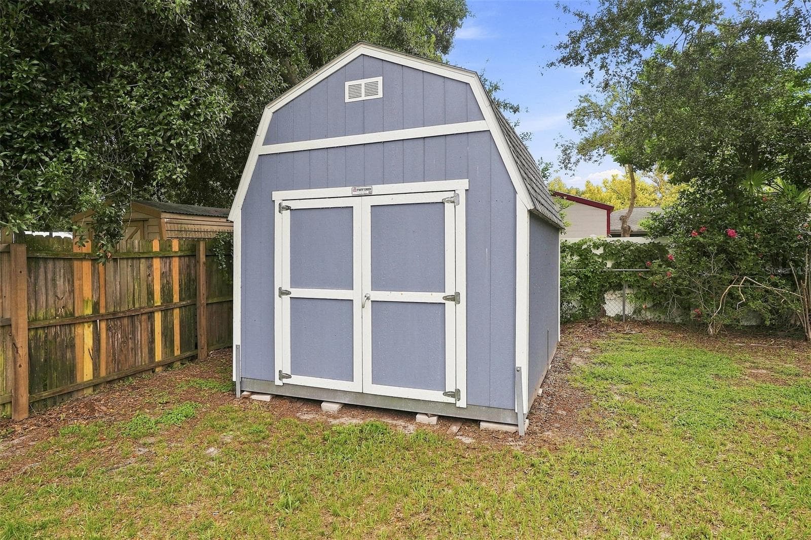 Single Family Residence at 855 KILLEARN BLVD, WINTER HAVEN, photo 17 of 20