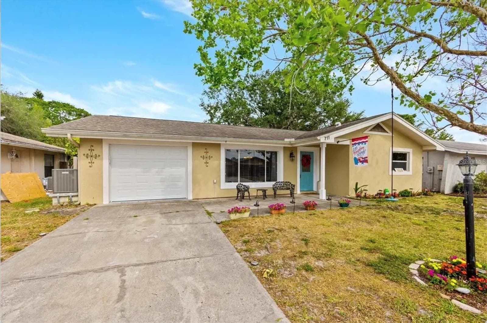 711 LEMONWOOD DR