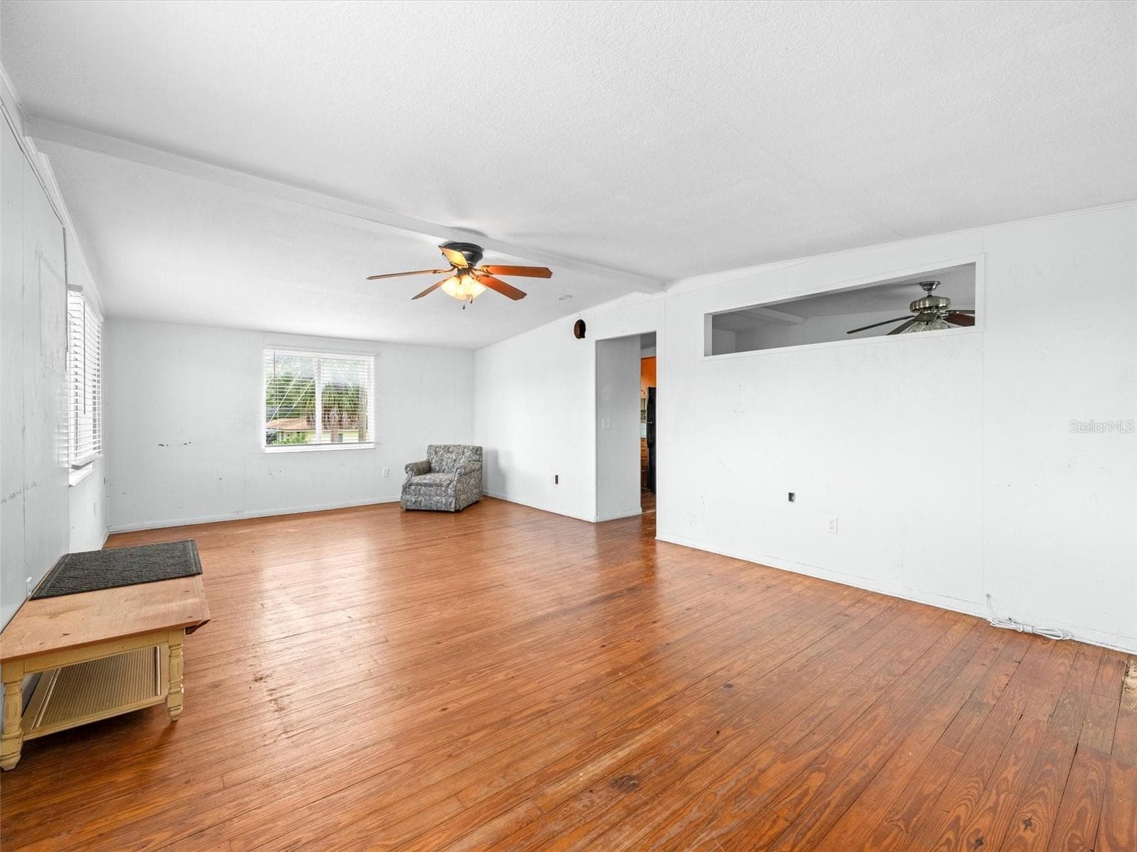 Front Apartment Living Room - 5812 MISSOURI AVE, NEW PORT RICHEY